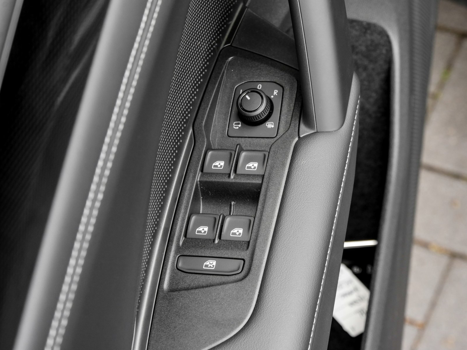 Volkswagen Tiguan 1.5 HYBRID LIFE NEUES MODELL CAM ACC LM18