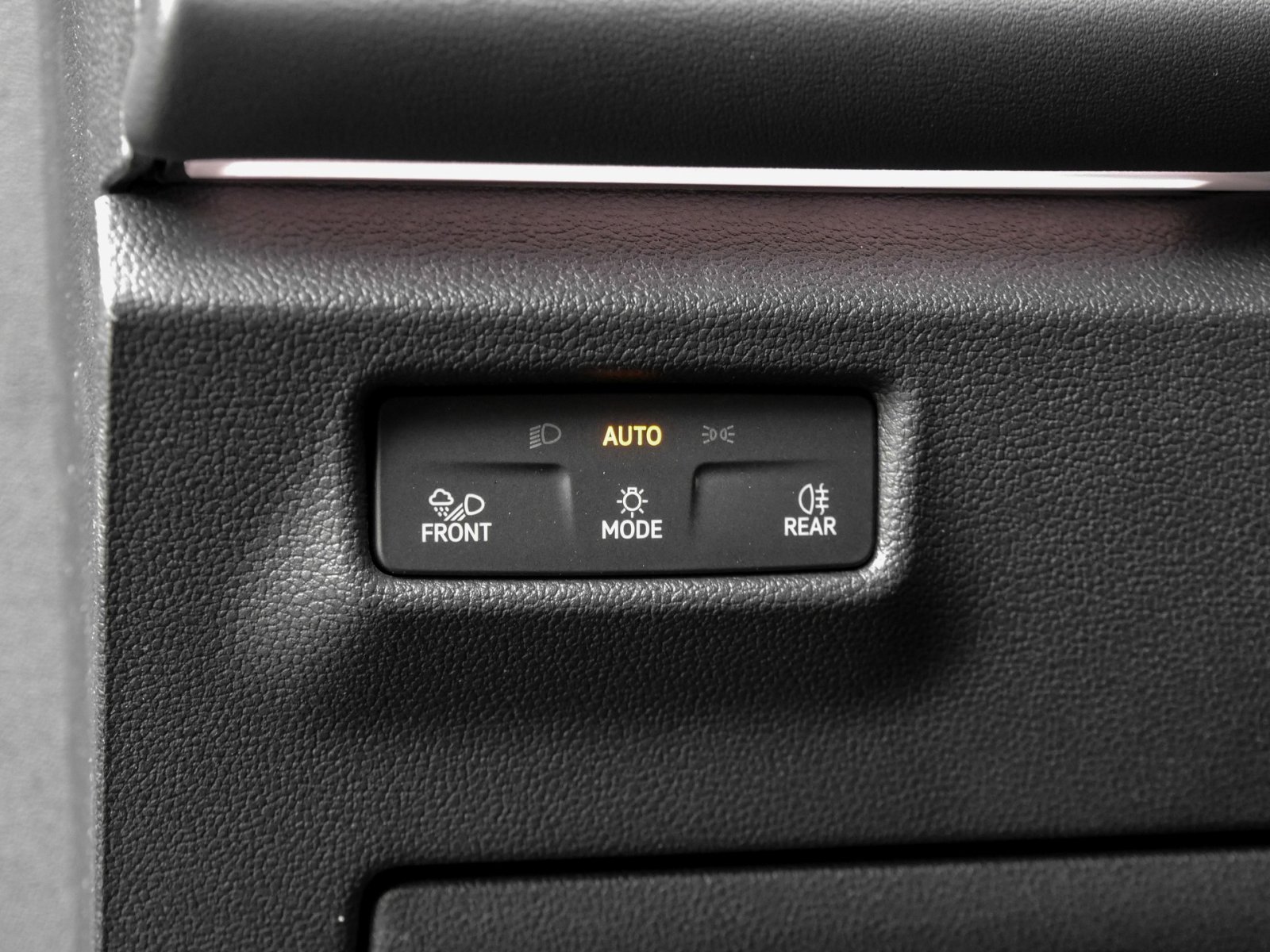 Volkswagen Tiguan 1.5 HYBRID LIFE NEUES MODELL CAM ACC LM18