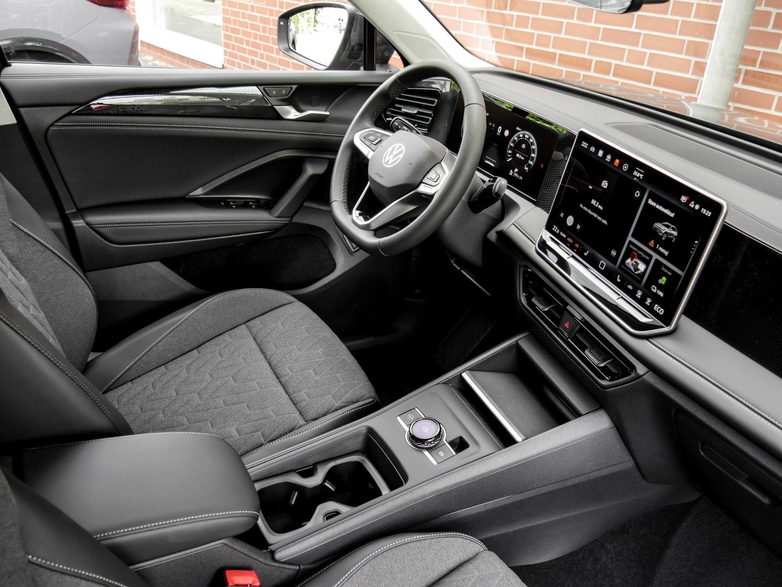 Volkswagen Tiguan 1.5 HYBRID LIFE NEUES MODELL CAM ACC LM18