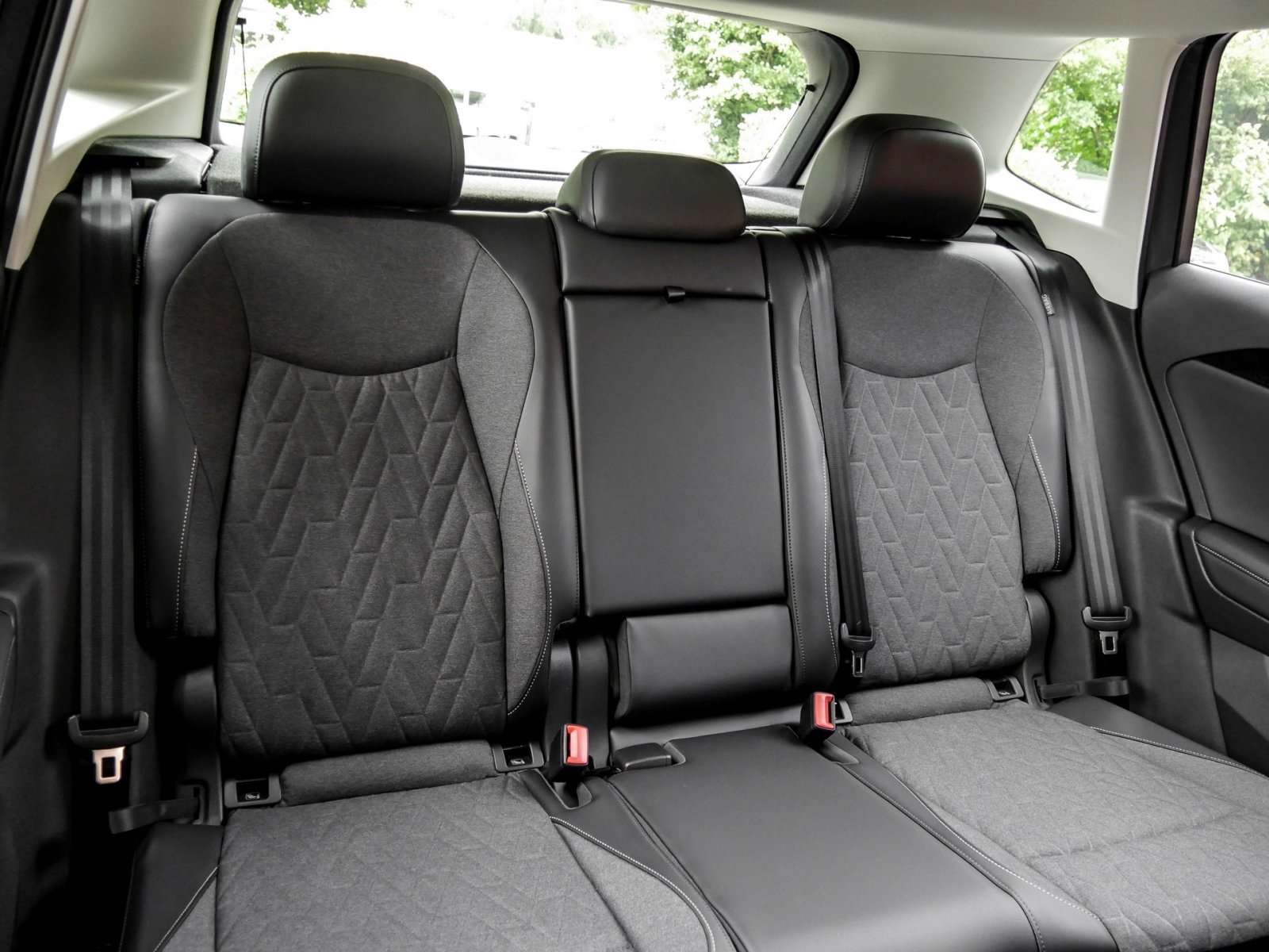 Volkswagen Tiguan 1.5 HYBRID LIFE NEUES MODELL CAM ACC LM18