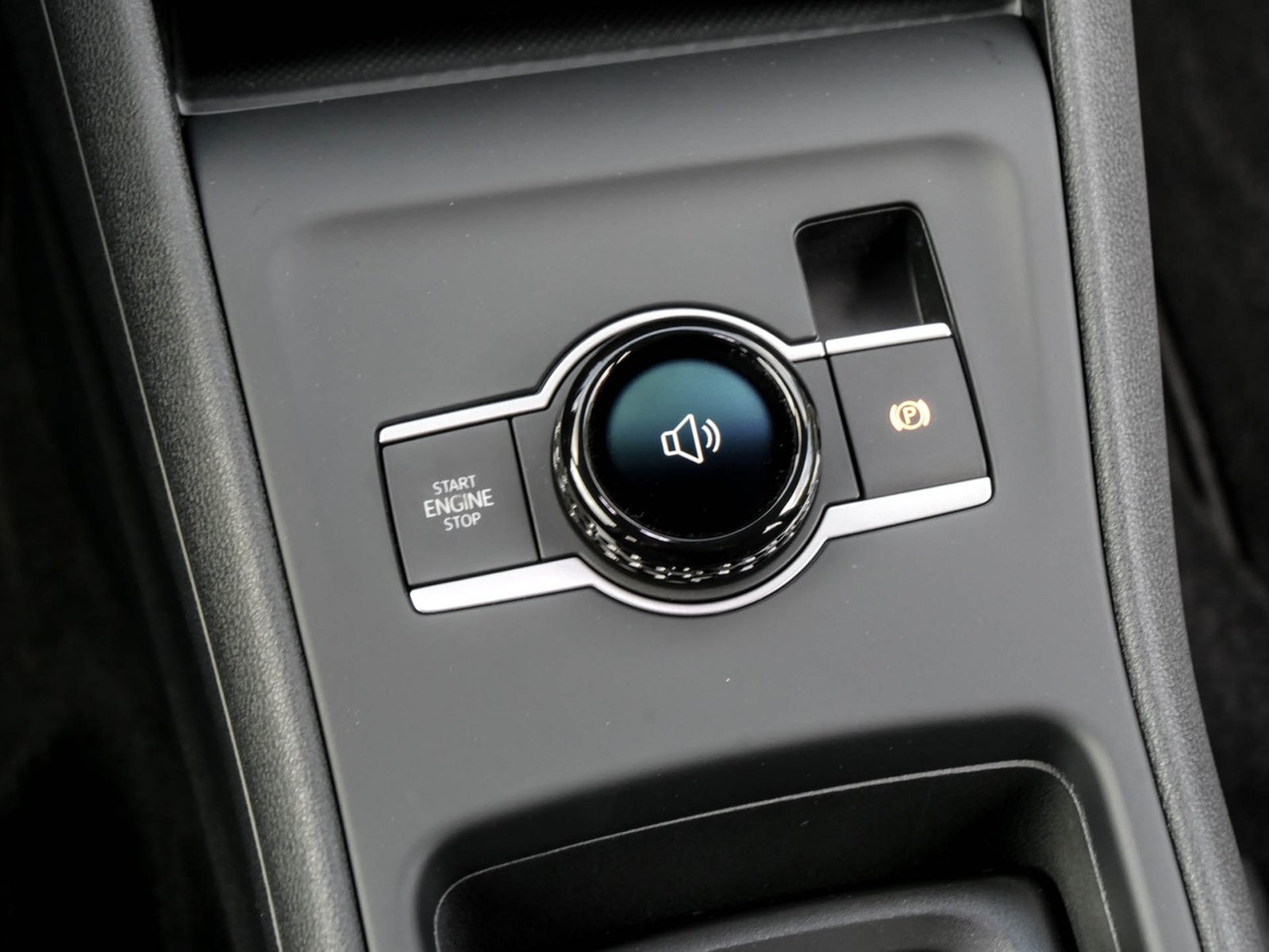 Volkswagen Tiguan 1.5 HYBRID LIFE NEUES MODELL CAM ACC LM18