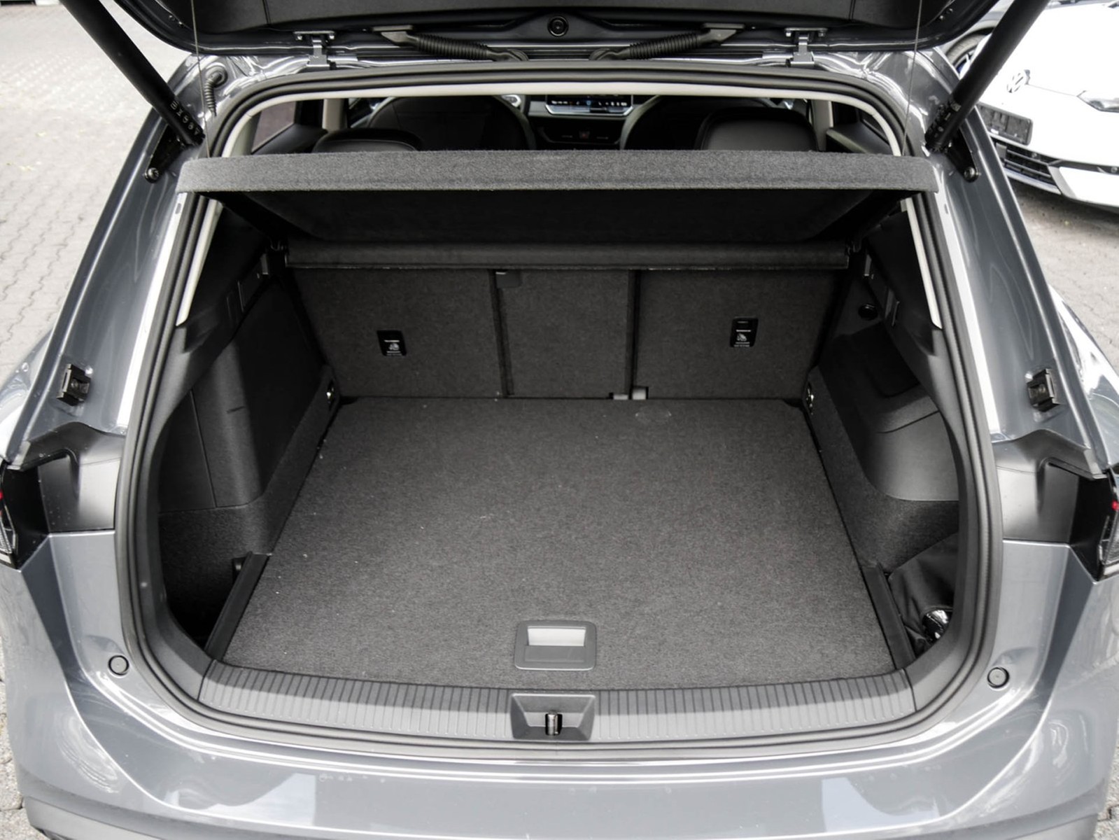 Volkswagen Tiguan 1.5 HYBRID LIFE NEUES MODELL CAM ACC LM18