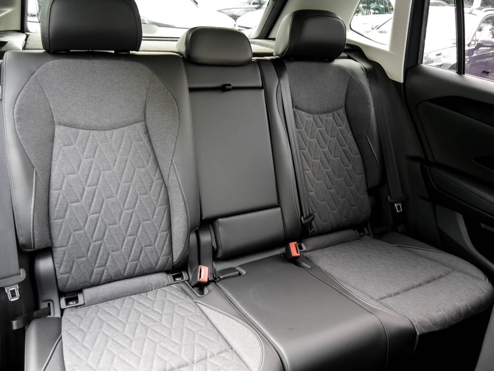 Volkswagen Tiguan 1.5 HYBRID LIFE NEUES MODELL CAM ACC LM18