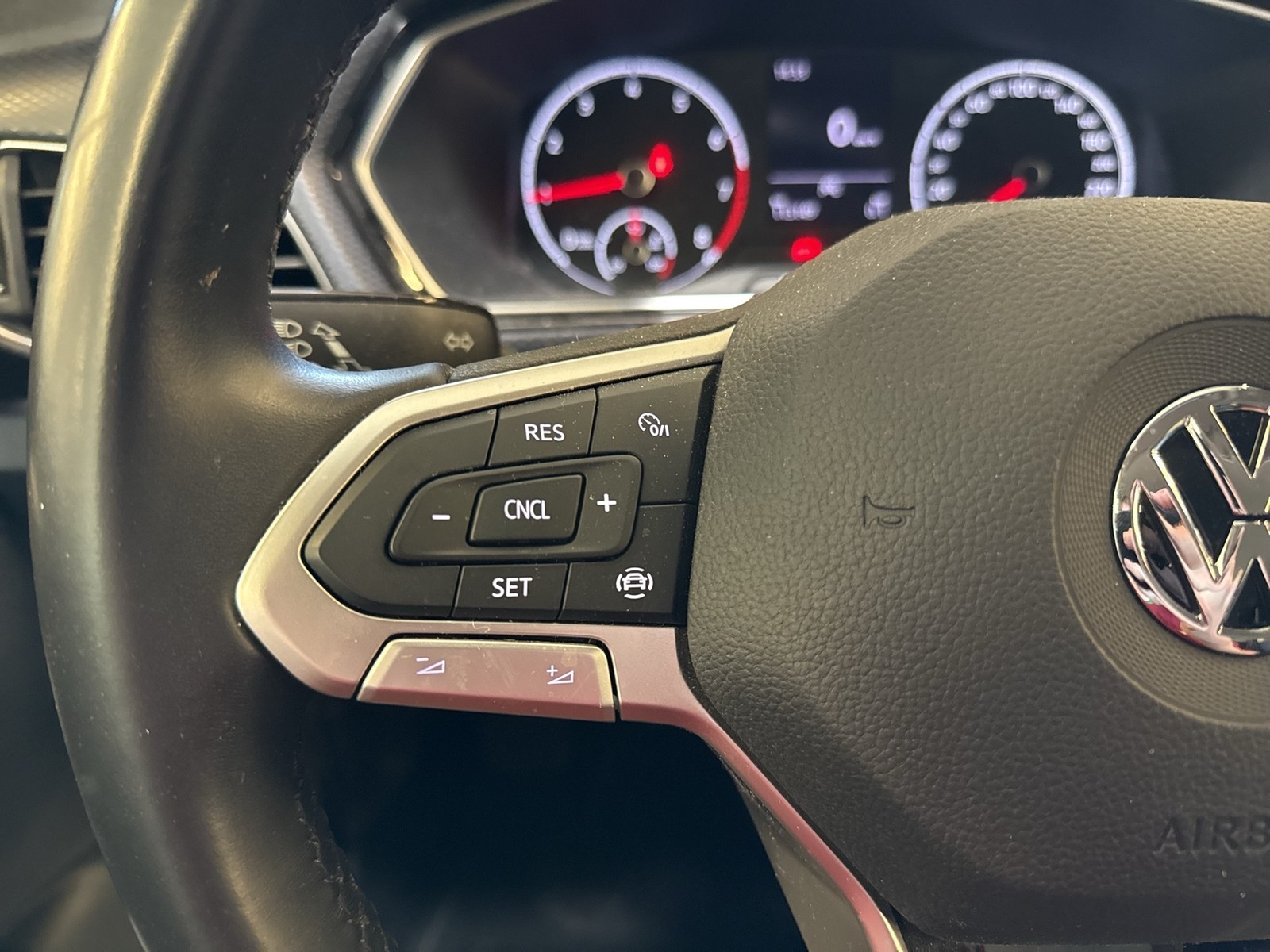 Volkswagen T-Cross 1.0 UNITED BEATS CAM CARPLAY SITZHEIZUNG