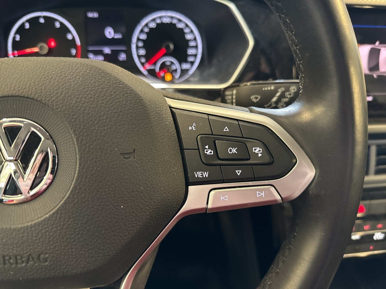 Volkswagen T-Cross 1.0 UNITED BEATS CAM CARPLAY SITZHEIZUNG