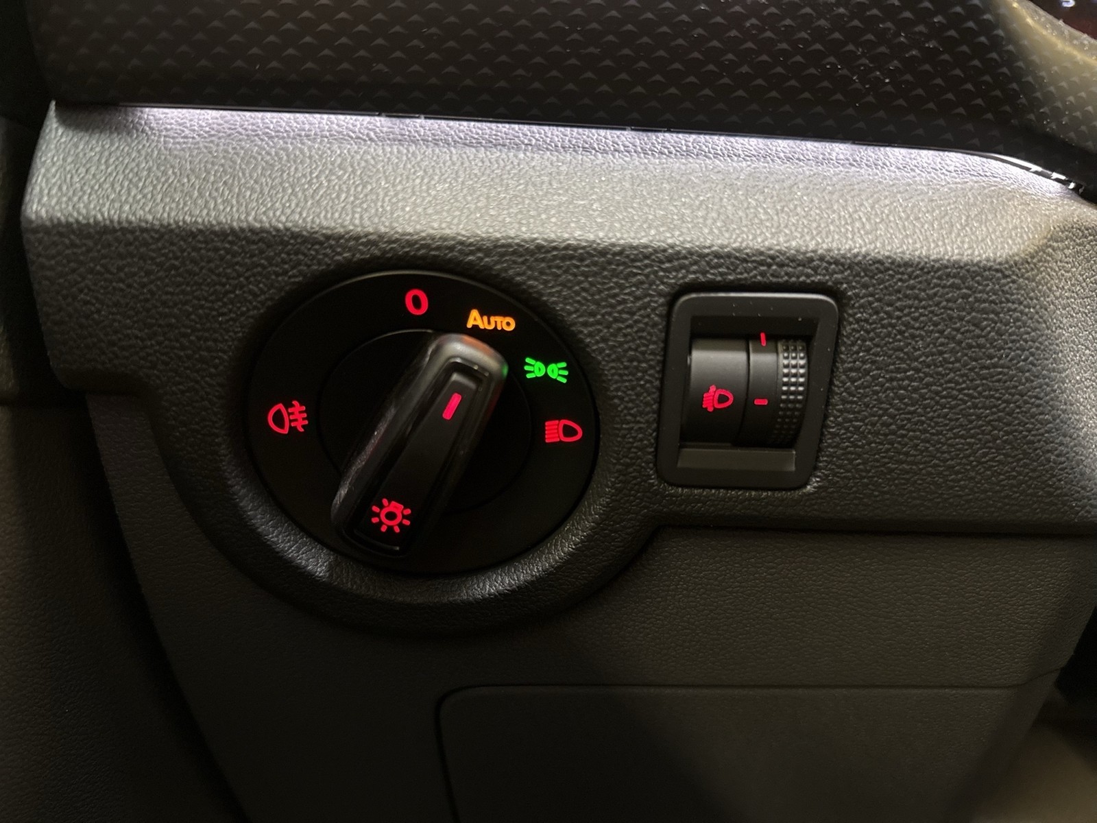 Volkswagen T-Cross 1.0 UNITED BEATS CAM CARPLAY SITZHEIZUNG