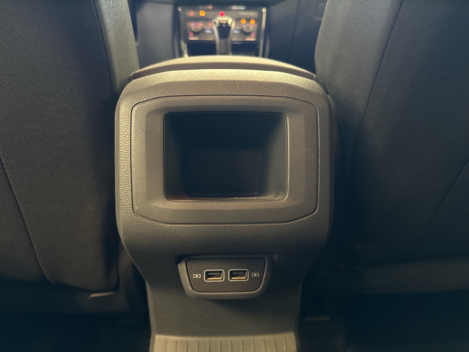 Volkswagen T-Cross 1.0 UNITED BEATS CAM CARPLAY SITZHEIZUNG