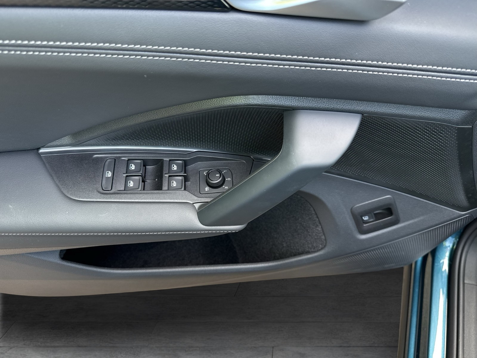 Volkswagen Tayron 1.5 HYBRID LIFE AHK CAM ACC CARPLAY LM17