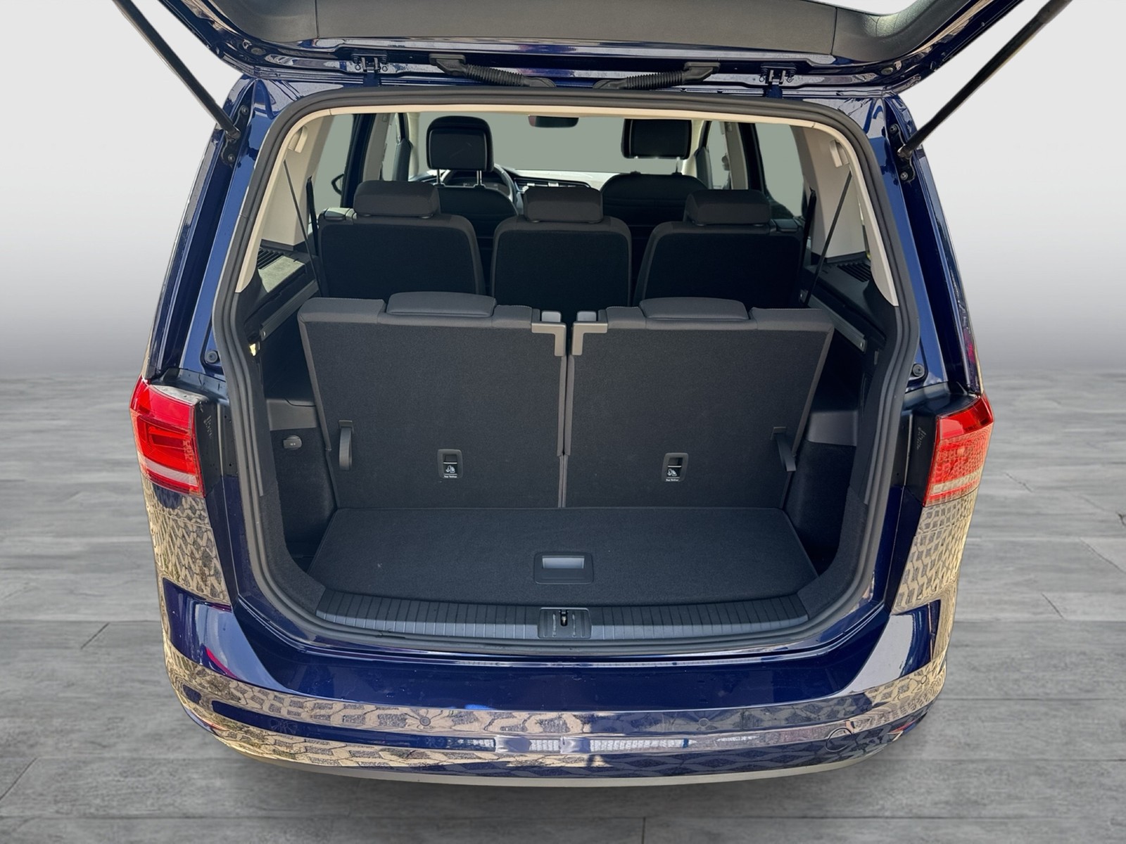 Volkswagen Touran 1.5 COMFORTLINE 7SITZE STANDHZ. ACC ALU