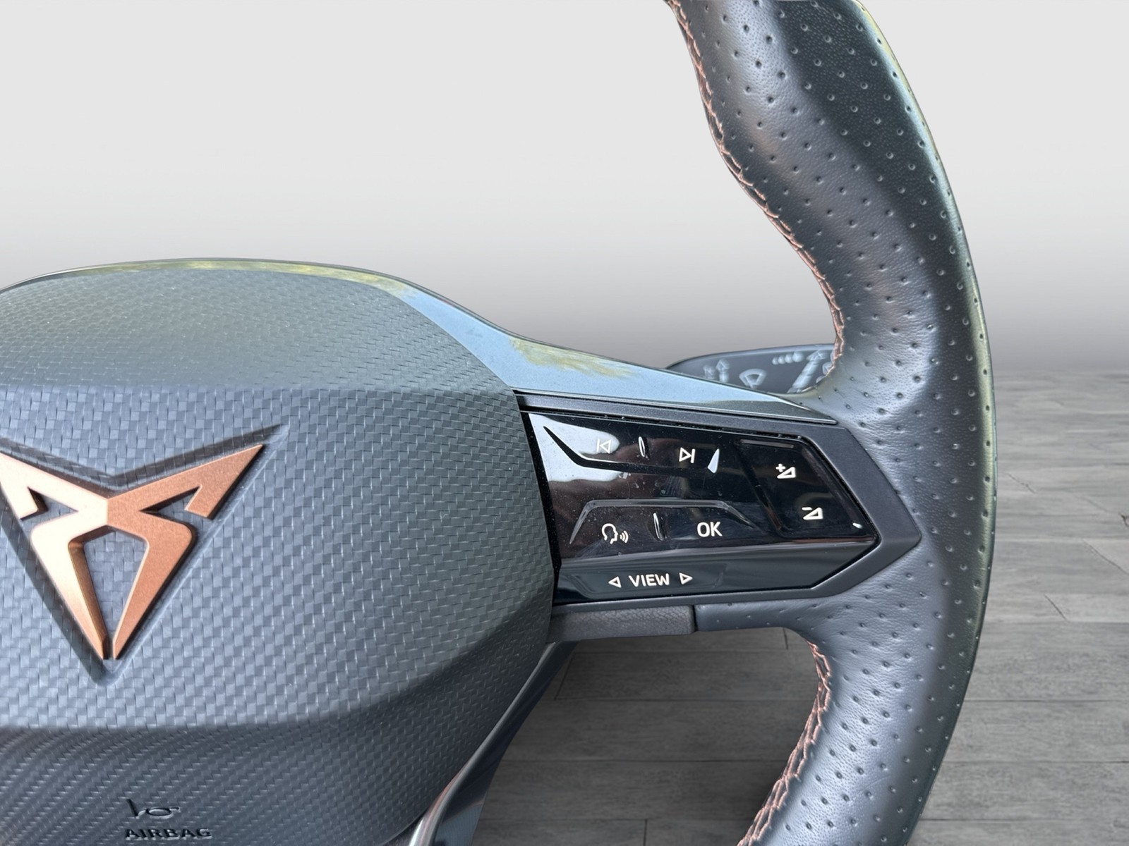 Cupra Born EDITION DYNAMIC WÄRMEPUMPE CAM ACC LM19 NAVI