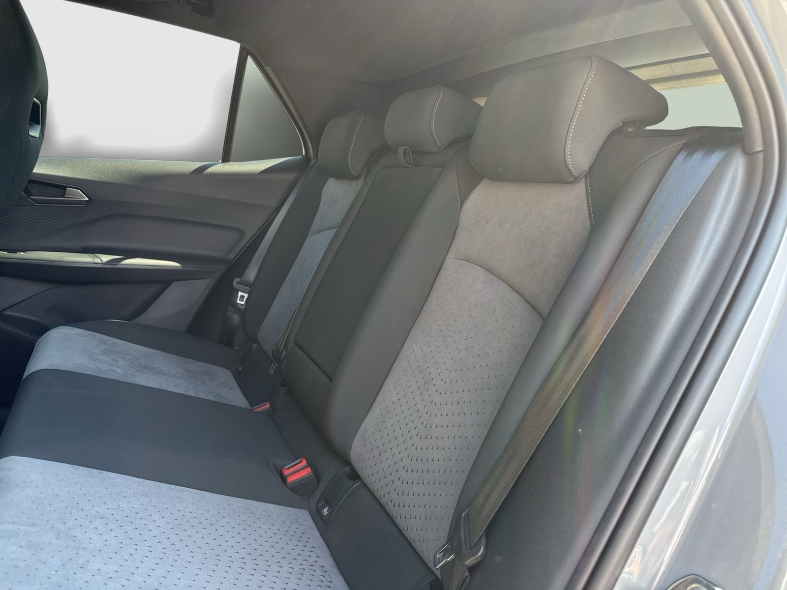 Cupra Born EDITION DYNAMIC WÄRMEPUMPE CAM ACC LM19 NAVI