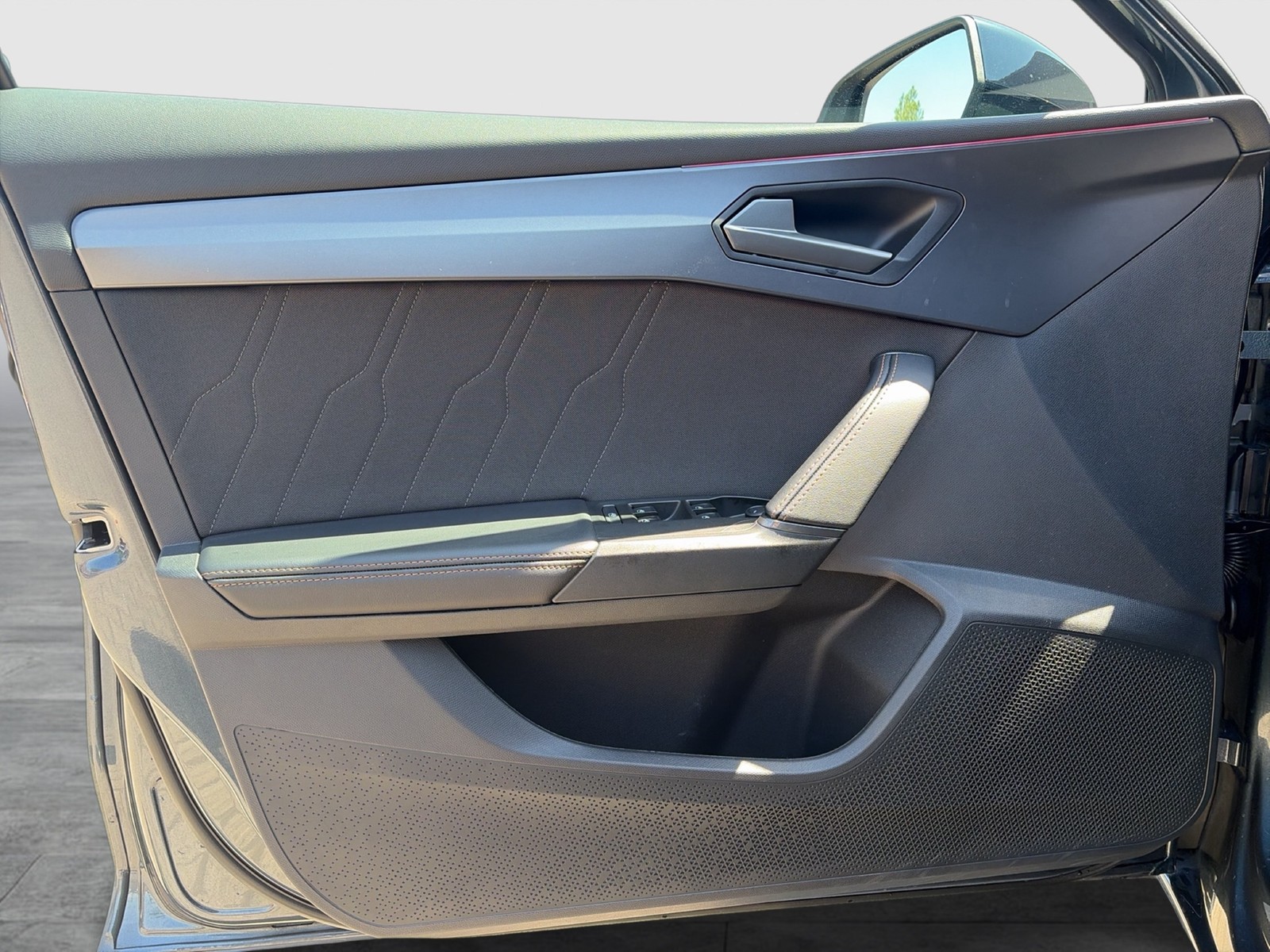Cupra Leon 1.5 eTSI CAM ACC LM18 NAVI CARPLAY SITZHEIZ