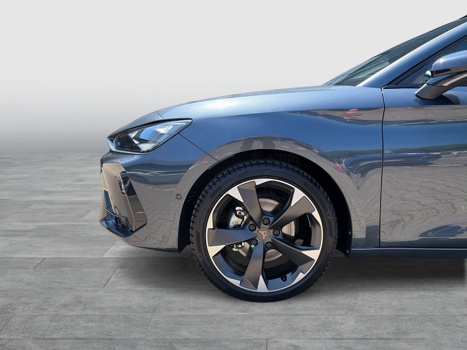 Cupra Leon 1.5 eTSI CAM ACC LM18 NAVI CARPLAY SITZHEIZ