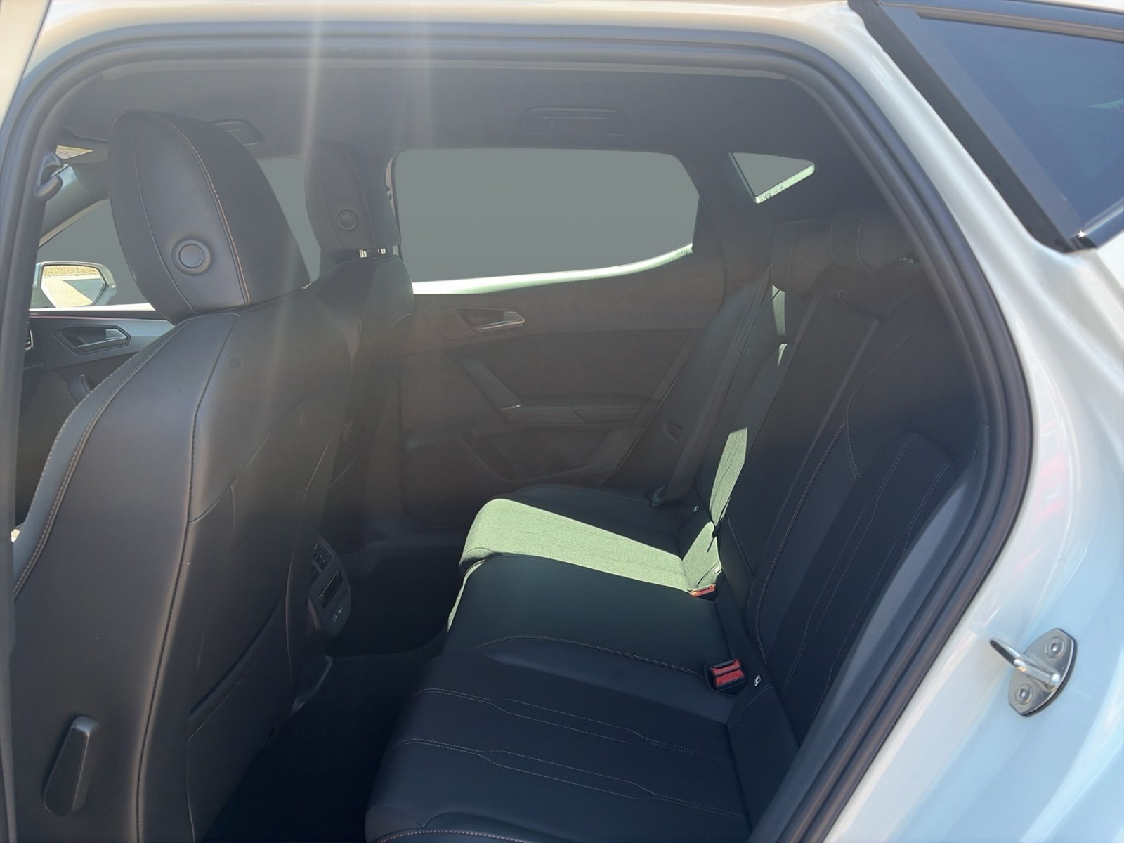 Cupra Leon 1.5 eTSI CAM ACC LM18 NAVI CARPLAY SITZHEIZ