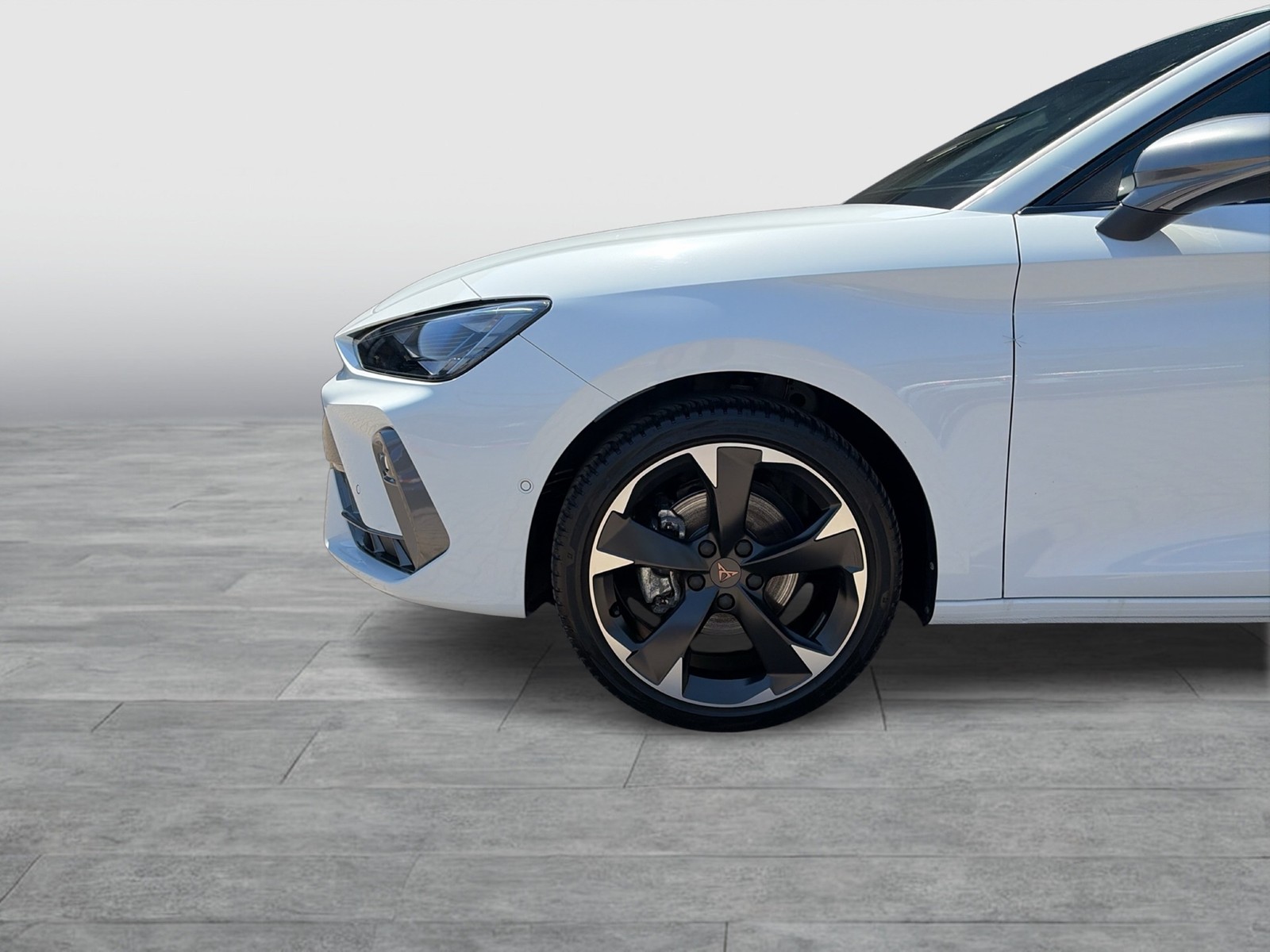 Cupra Leon 1.5 eTSI CAM ACC LM18 NAVI CARPLAY SITZHEIZ