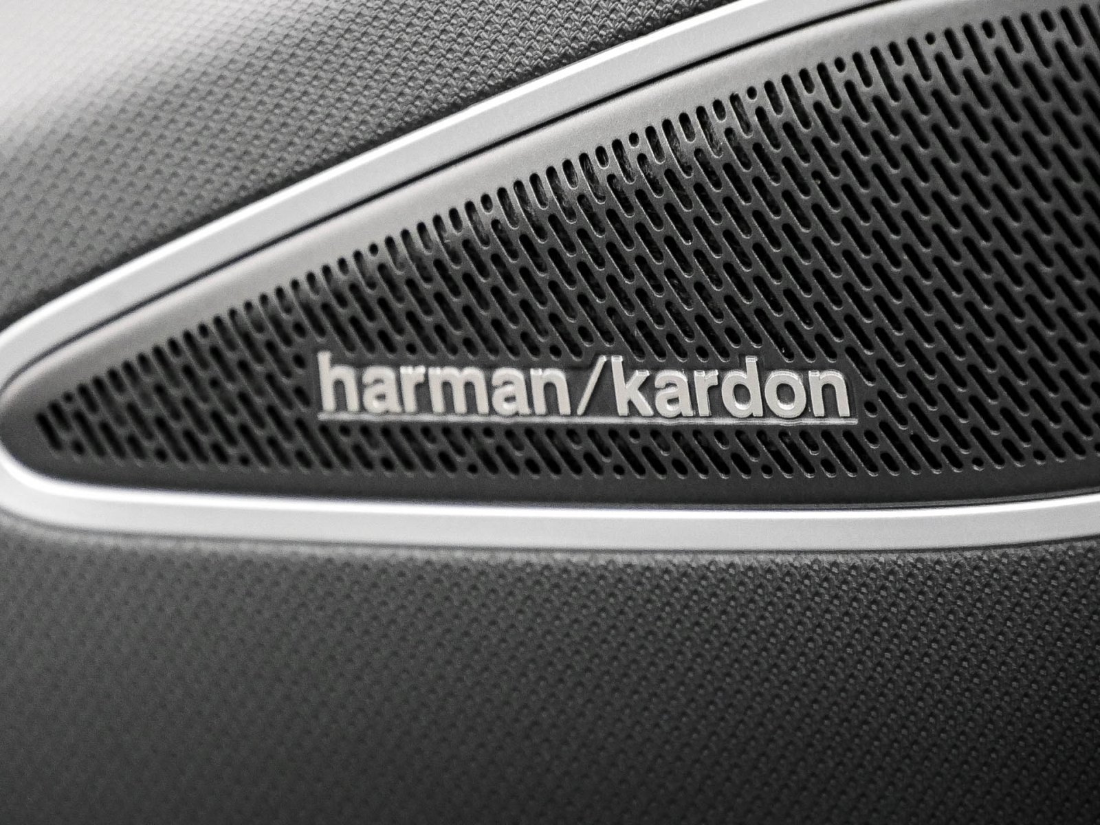 Volkswagen ID.4 Pure Performance WÄRMEPUMPE AHK CAM LM18