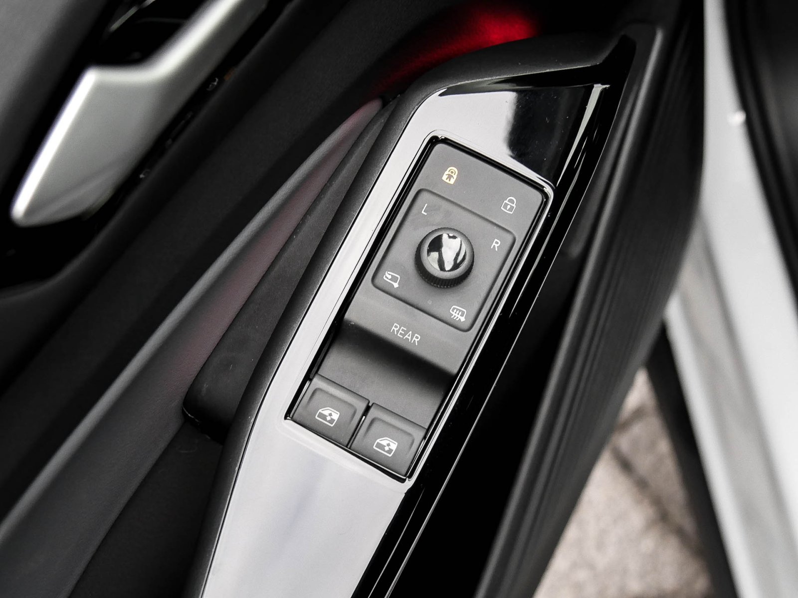 Volkswagen ID.4 Pure Performance WÄRMEPUMPE AHK CAM LM18