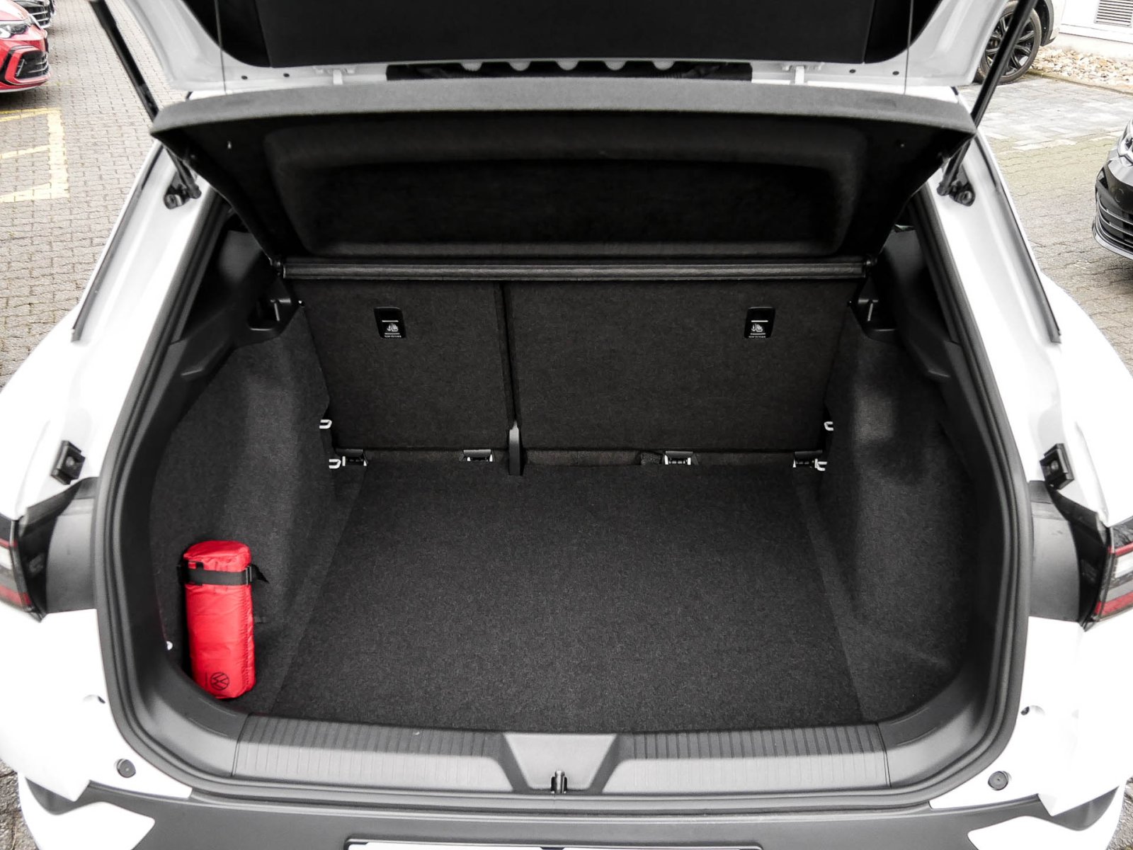 Volkswagen ID.4 Pure Performance WÄRMEPUMPE AHK CAM LM18