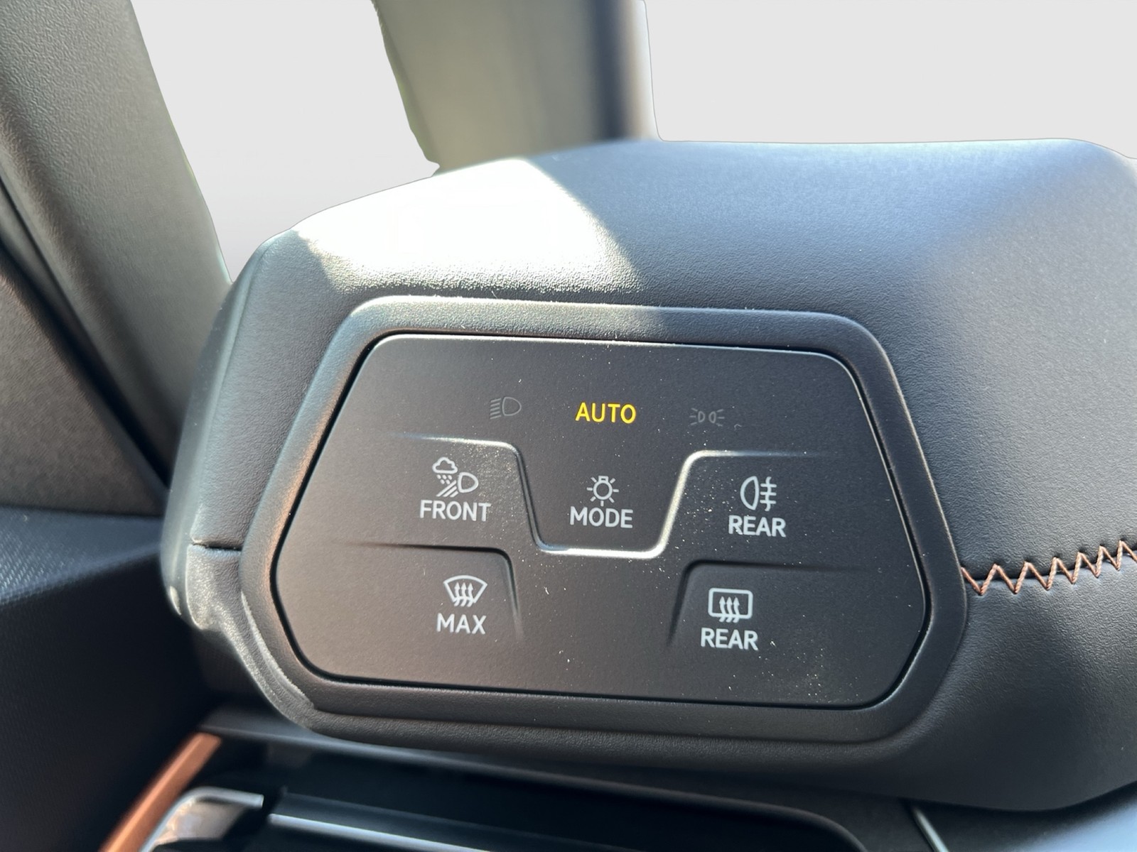 Cupra Born EDITION DYNAMIC CAM ACC LM19 NAVI SITZHEIZ.