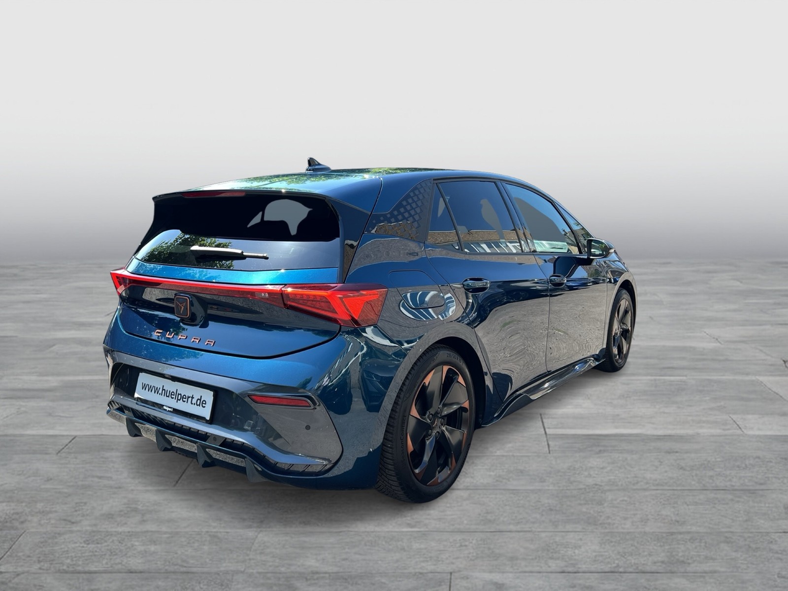 Cupra Born EDITION DYNAMIC CAM ACC LM19 NAVI SITZHEIZ.