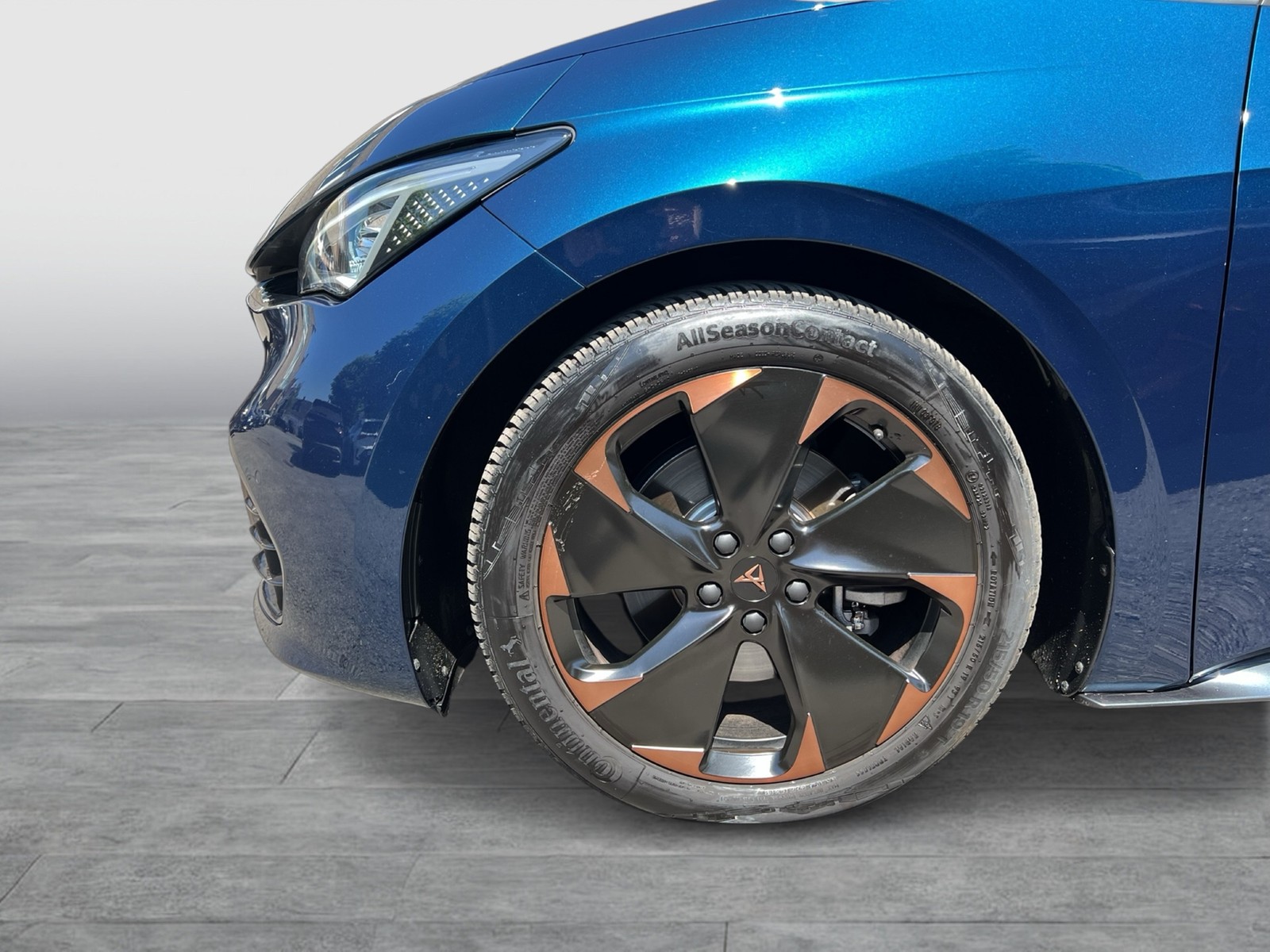 Cupra Born EDITION DYNAMIC CAM ACC LM19 NAVI SITZHEIZ.