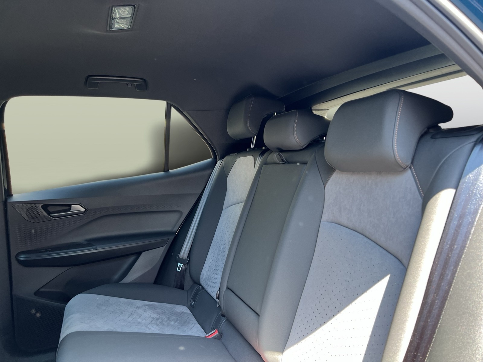 Cupra Born EDITION DYNAMIC CAM ACC LM19 NAVI SITZHEIZ.