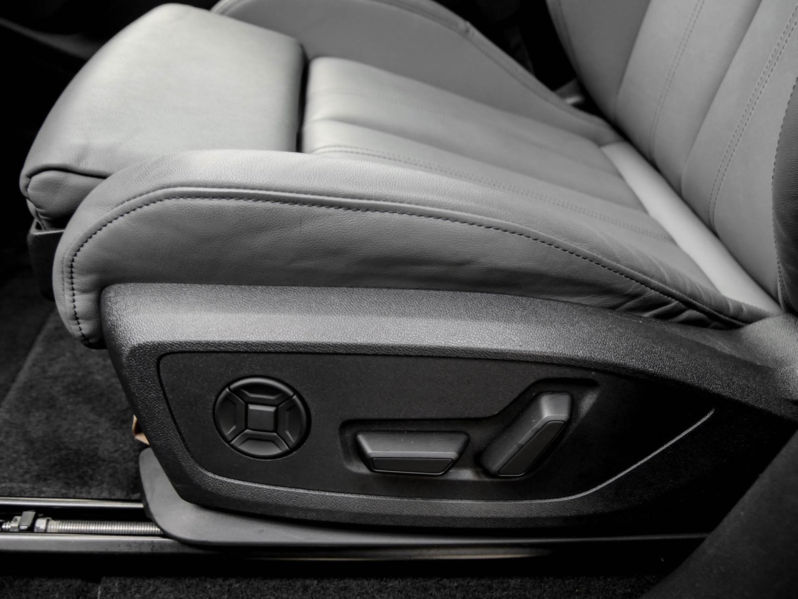 Audi Q6 e-tron quattro S LINE 360°CAM ACC LM20 MATRIXLED