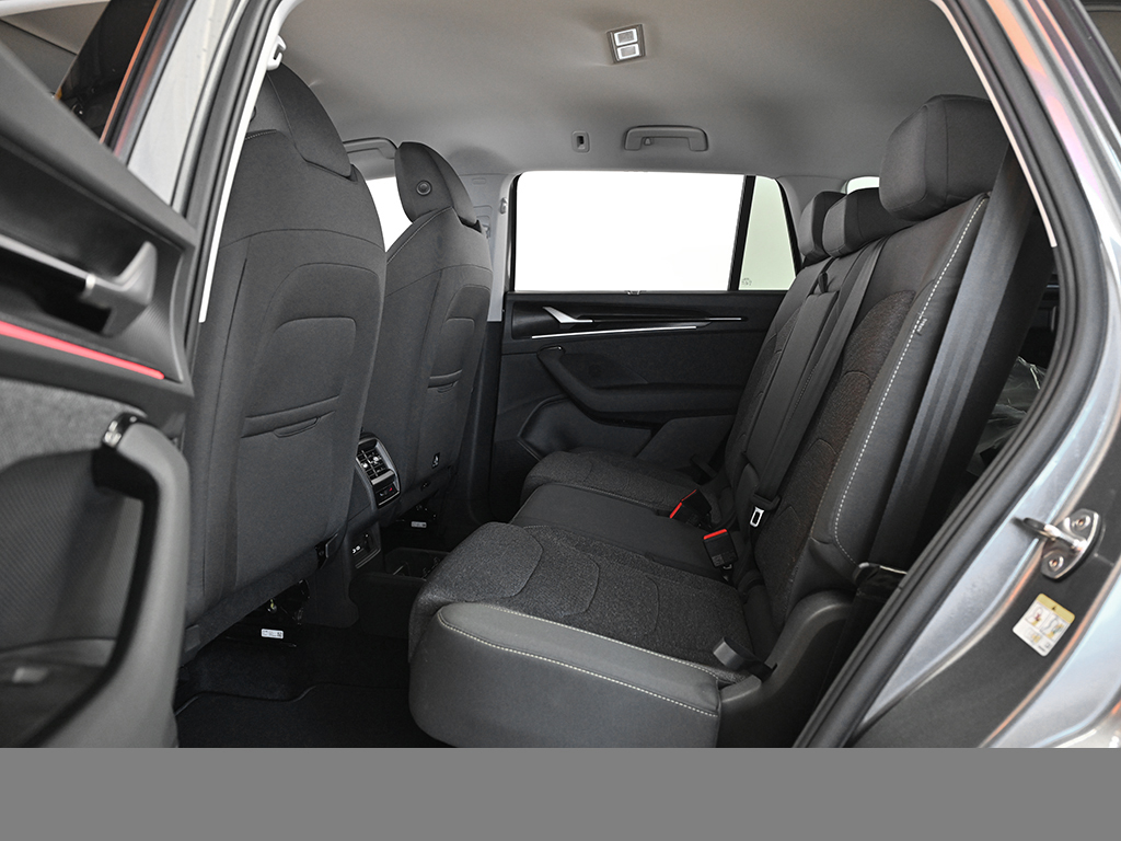 Skoda Kodiaq 2.0 SELECTION DSG AHK eKLAPPE MATRIXLED