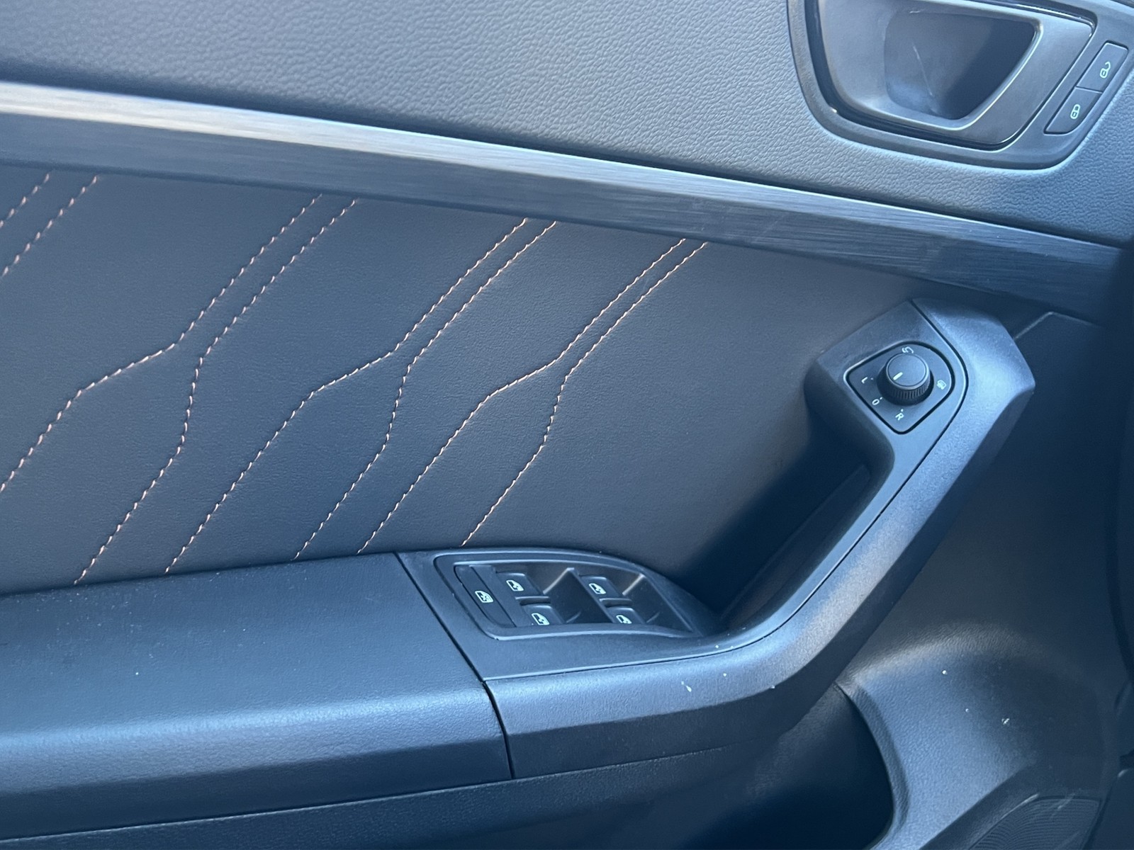 Cupra Ateca 2.0 VZ DSG 4DRIVE AHK NAV ACC 19LM CARPLAY