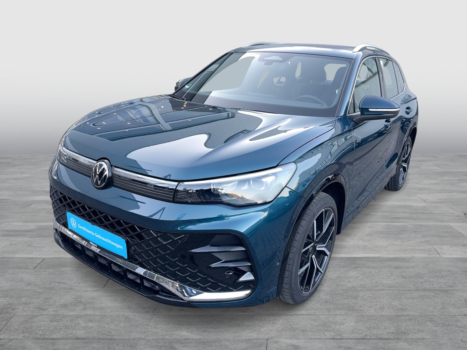 Volkswagen Tiguan 2.0 R-LINE 4X4 NEUES MODELL AHK CAM LM20