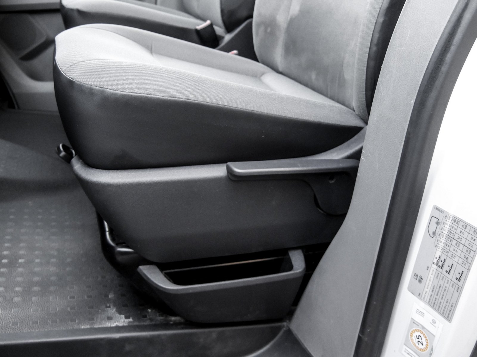 Volkswagen T6.1 Transporter 2.0 Kasten STANDHZ. ACC SITZHZ.