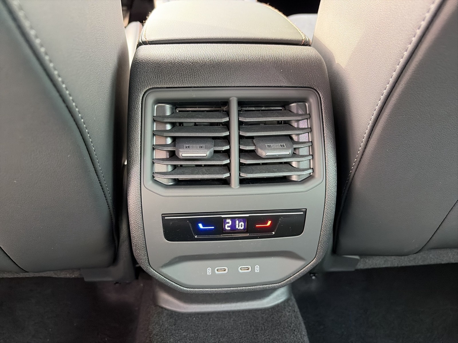 Cupra Leon ST 2.0 VZ 4X4 PANO SENNHEISER AHK CAM LM19