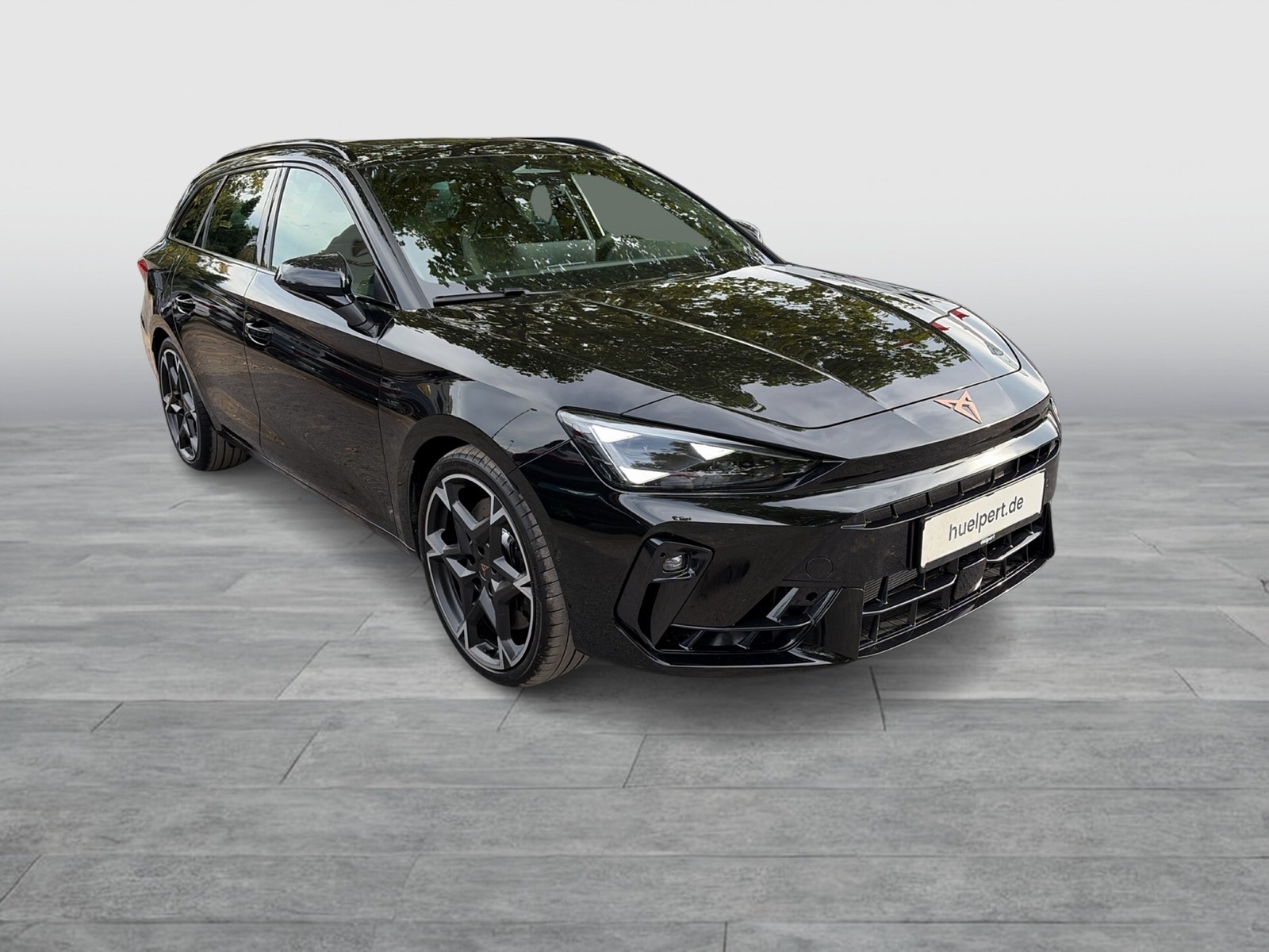 Cupra Leon ST 2.0 VZ 4X4 PANO SENNHEISER AHK CAM LM19