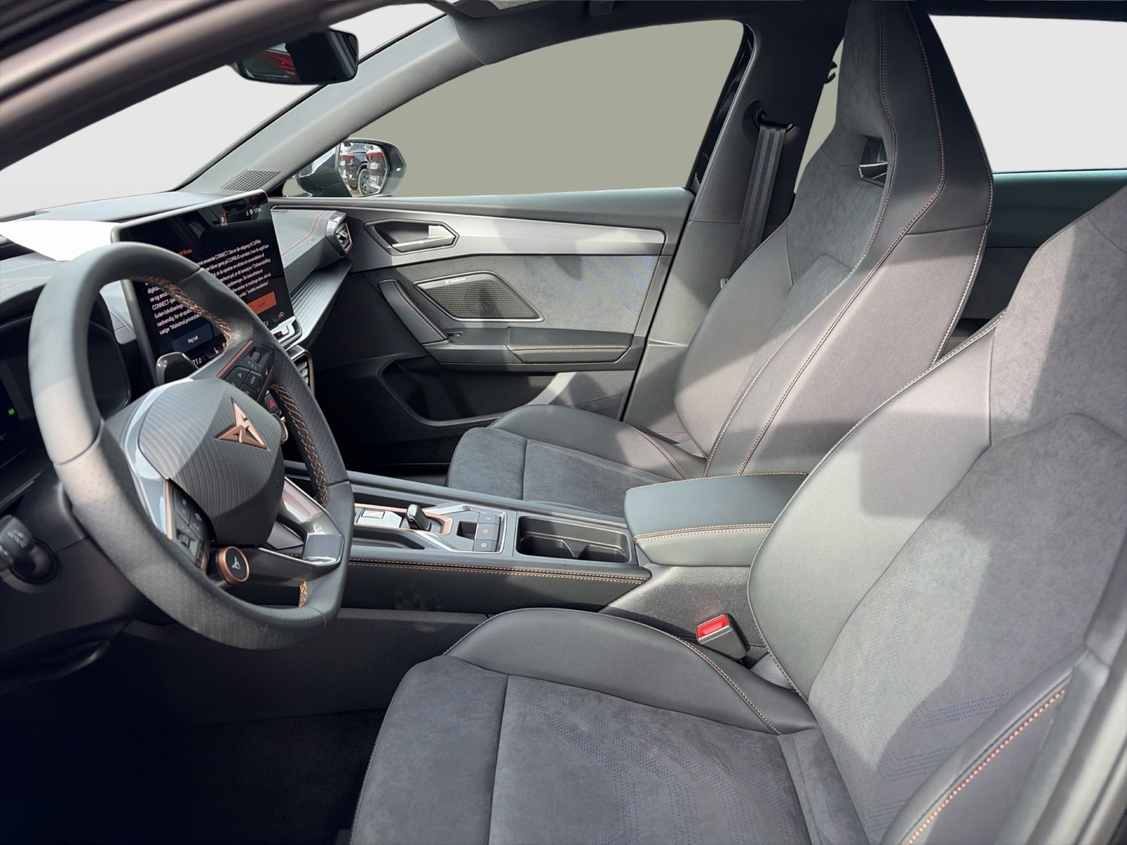 Cupra Leon ST 2.0 VZ 4X4 PANO SENNHEISER AHK CAM LM19