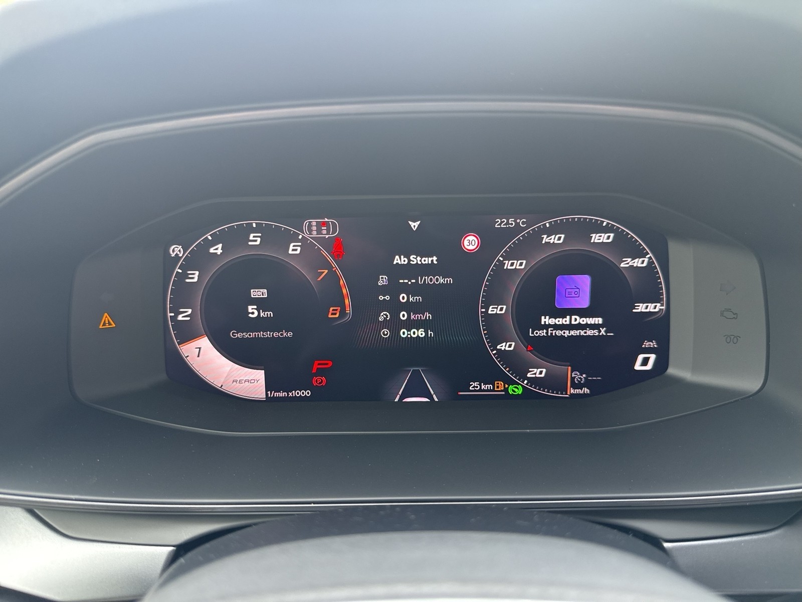 Cupra Leon ST 2.0 VZ 4X4 PANO SENNHEISER AHK CAM LM19