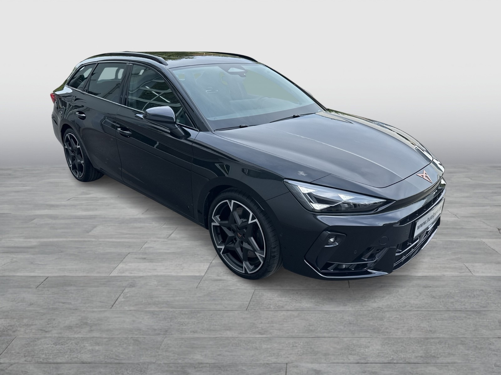Cupra Leon ST 2.0 VZ 4X4 PANO SENNHEISER AHK CAM LM19