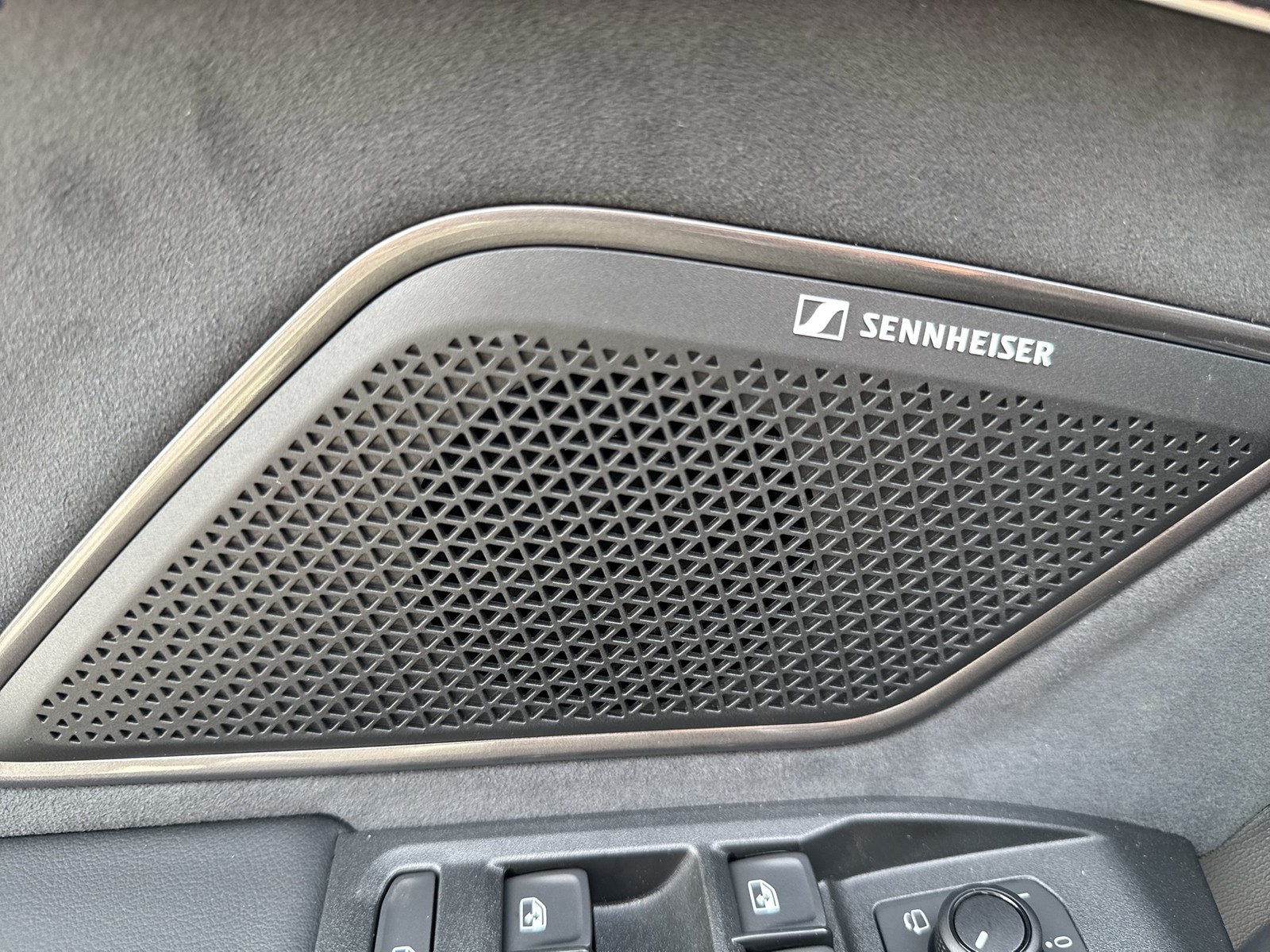 Cupra Leon ST 2.0 VZ 4X4 PANO SENNHEISER AHK CAM LM19