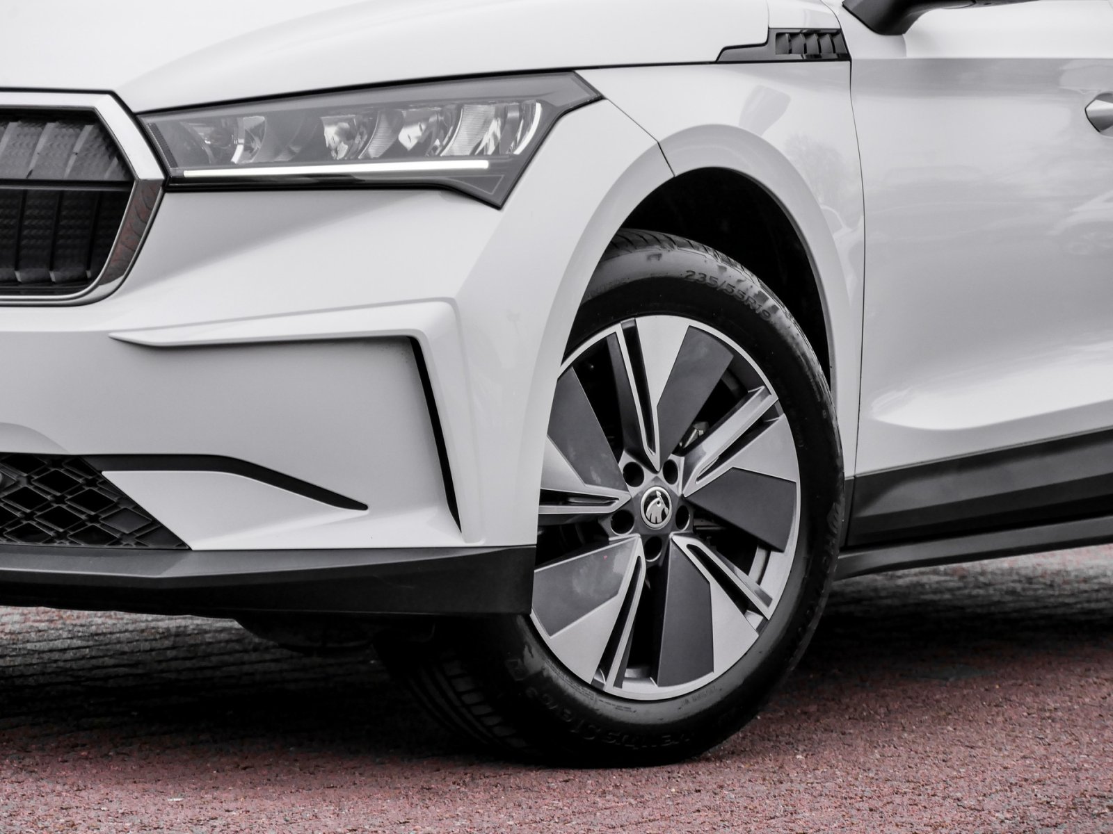 Skoda Enyaq 50 LOFT LM19 NAVI SITZHEIZUNG LED TEMPOMAT
