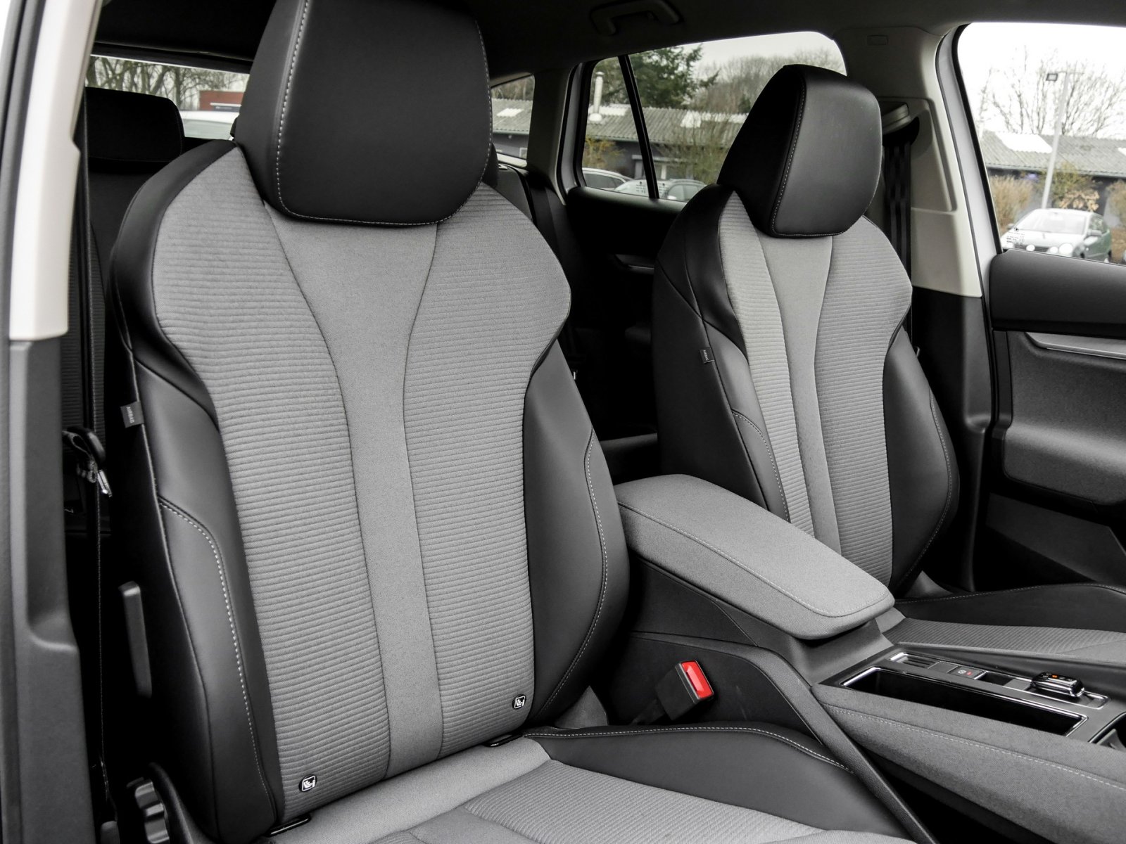 Skoda Enyaq 50 LOFT LM19 NAVI SITZHEIZUNG LED TEMPOMAT