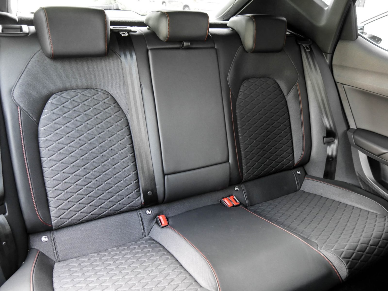 Seat Leon 1.5 FR DSG BEATS CAM ACC LM18 NAVI SHZ