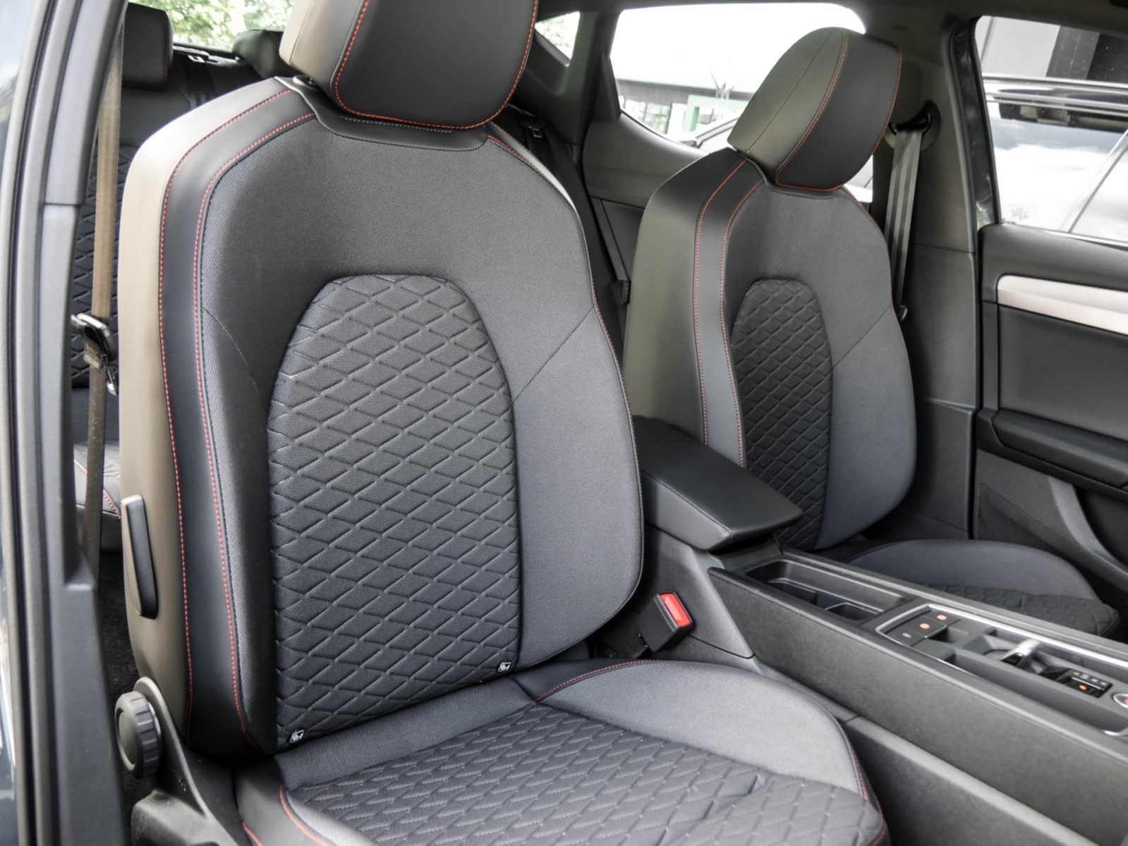 Seat Leon 1.5 FR DSG BEATS CAM ACC LM18 NAVI SHZ