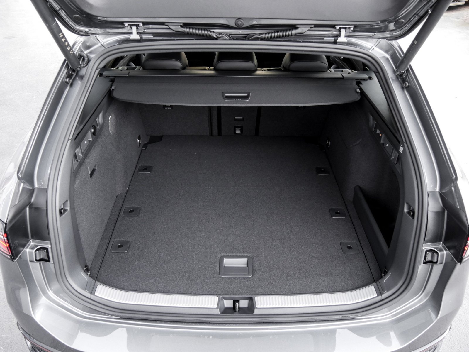 Volkswagen Passat Variant 2.0 TDI R-LINE DSG