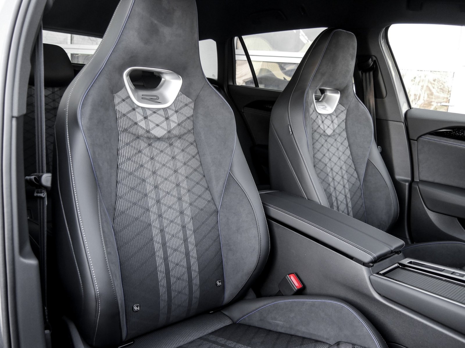 Volkswagen Passat Variant 2.0 TDI R-LINE DSG