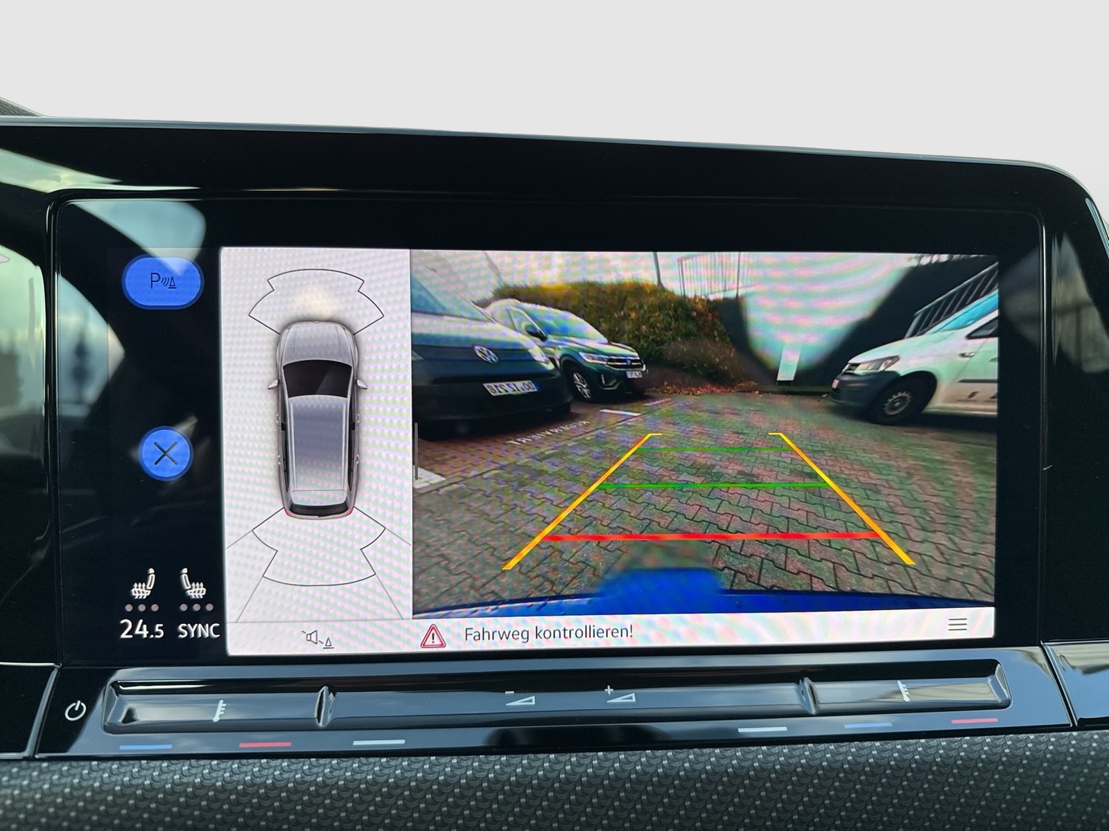 Volkswagen Golf Variant VIII 2.0 R BLACK STYLE 4X4 CAM LM18