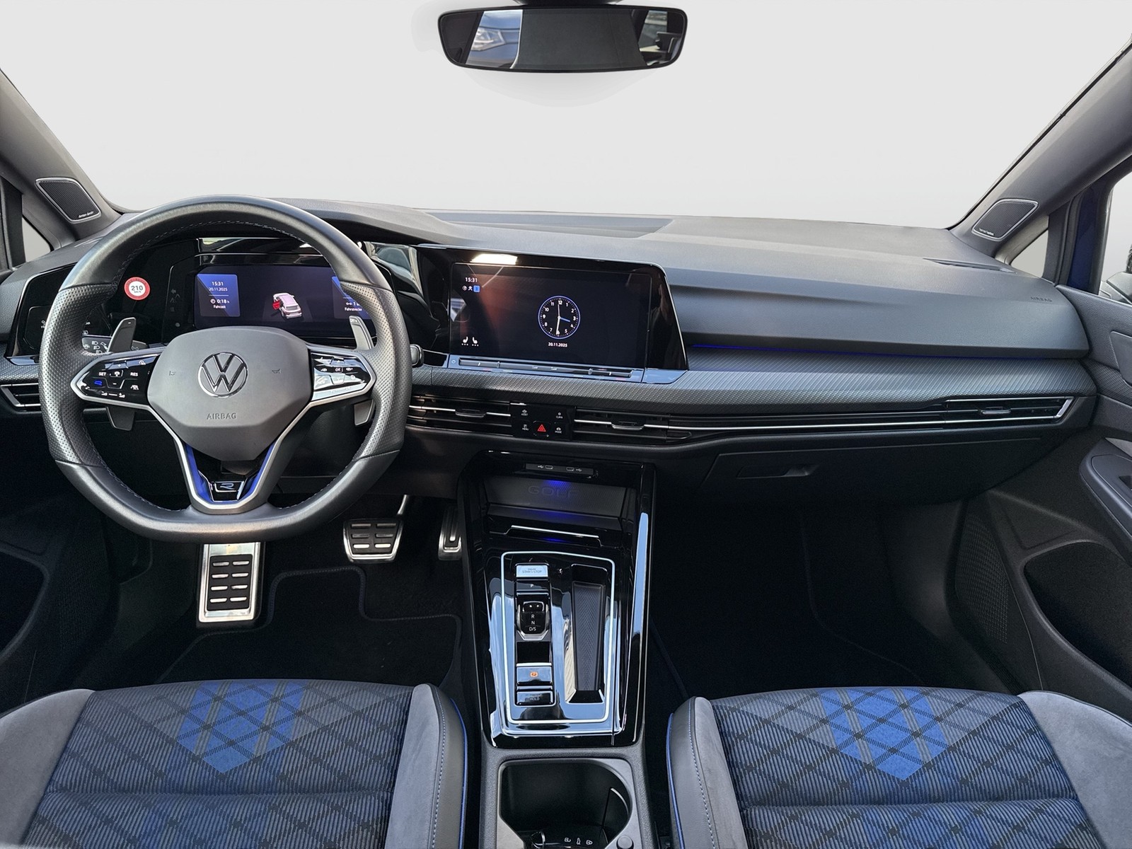 Volkswagen Golf Variant VIII 2.0 R BLACK STYLE 4X4 CAM LM18