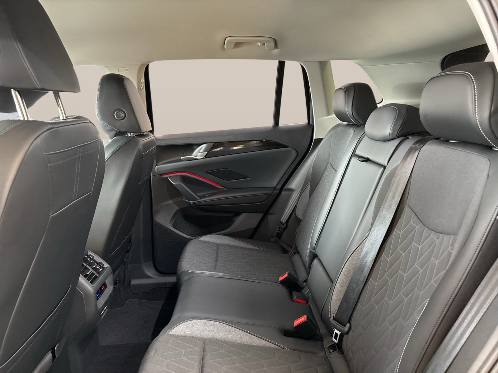 Volkswagen Tiguan 1.5 HYBRID ENERGY 360CAM ACC LM18 EKLAPPE
