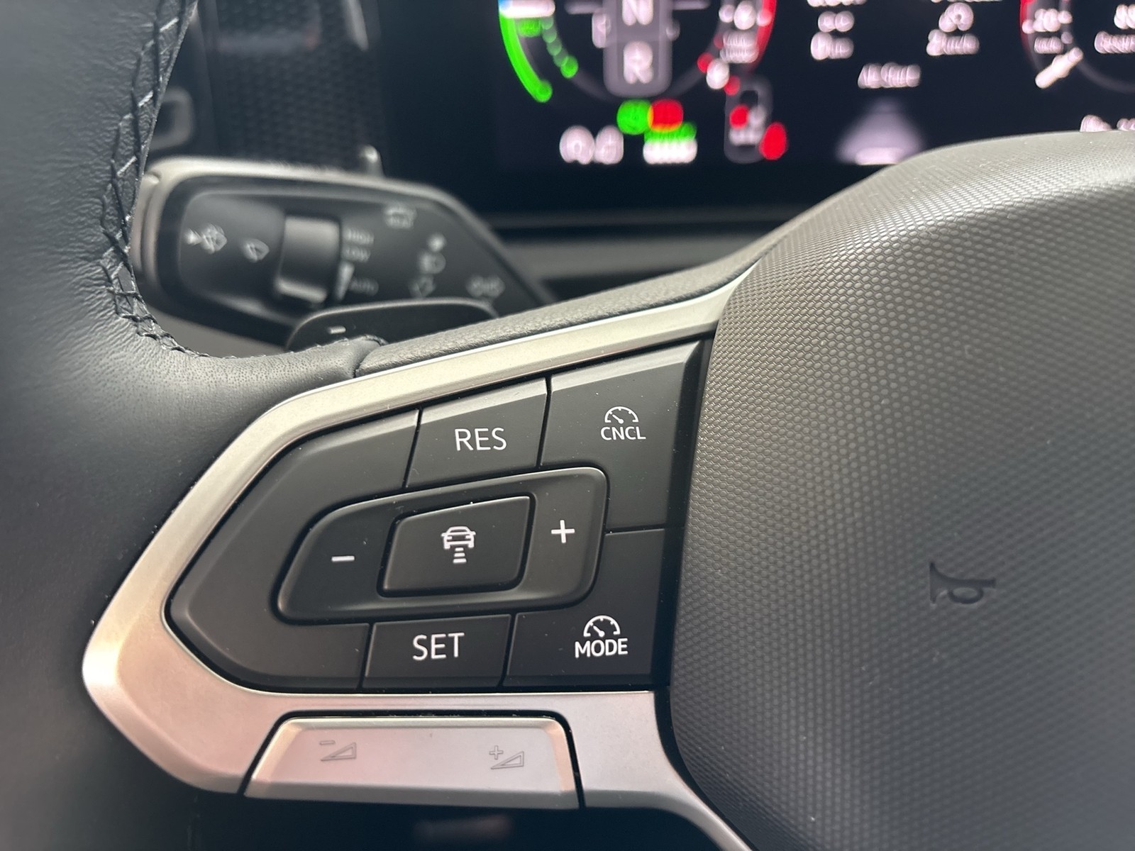 Volkswagen Tiguan 1.5 HYBRID ENERGY 360CAM ACC LM18 EKLAPPE