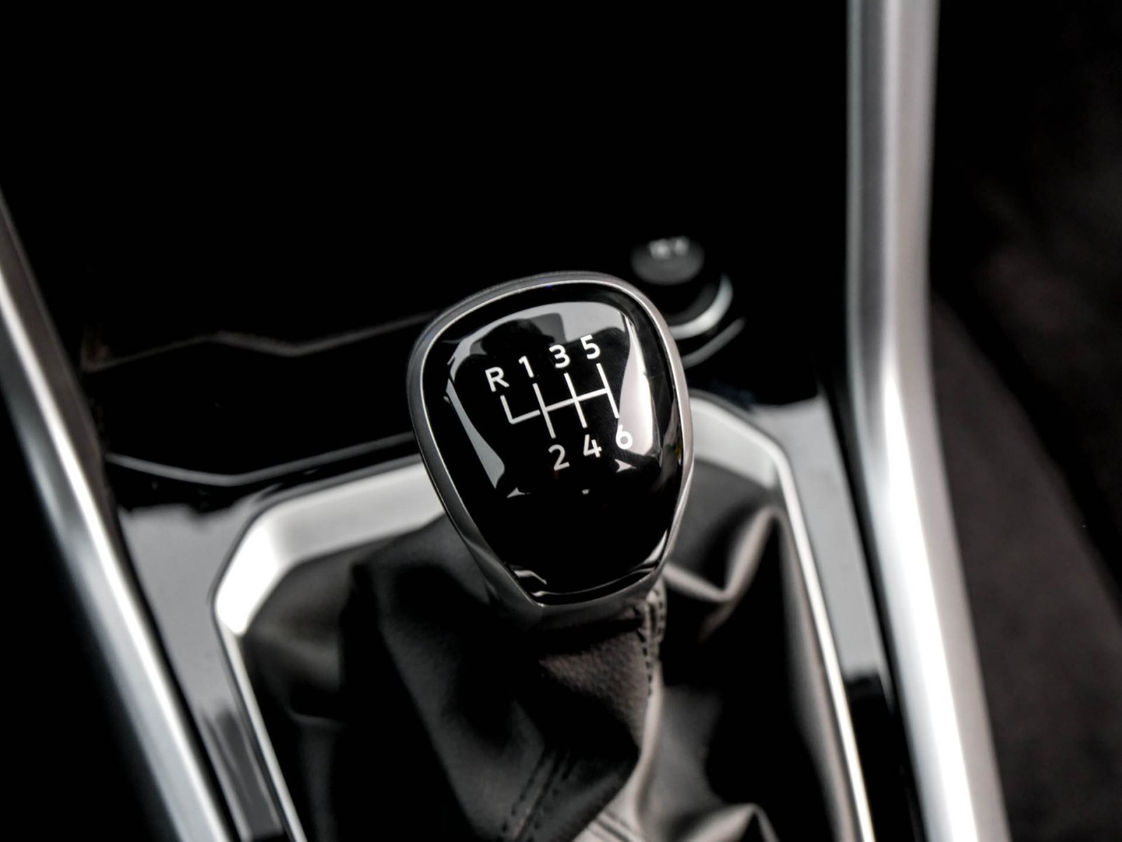 Volkswagen T-Roc 1.5 LIFE NAVI ALU CARPLAY SITZHEIZUNG LED