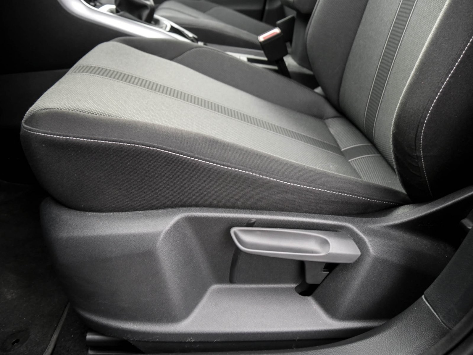 Volkswagen T-Roc 1.5 LIFE NAVI ALU CARPLAY SITZHEIZUNG LED