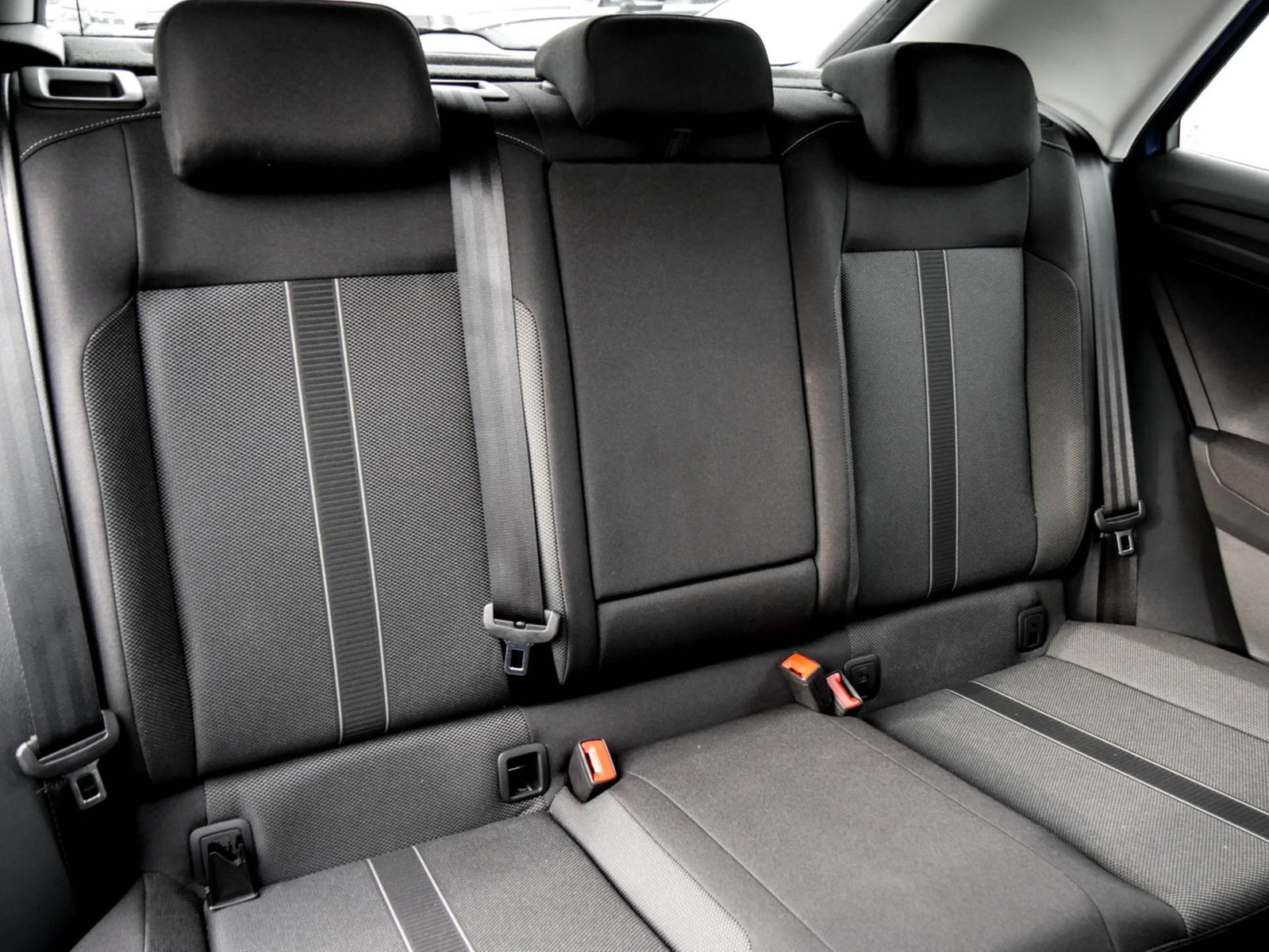 Volkswagen T-Roc 1.5 LIFE NAVI ALU CARPLAY SITZHEIZUNG LED